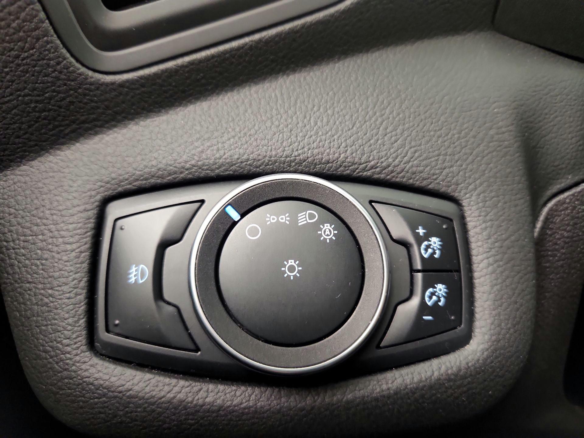 Thumbnail: 2016 Ford Escape - 13