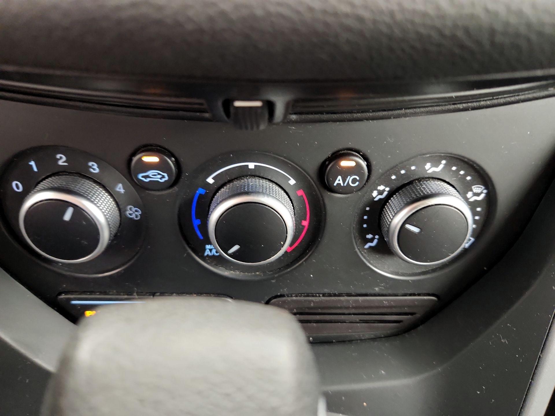 Thumbnail: 2016 Ford Escape - 16