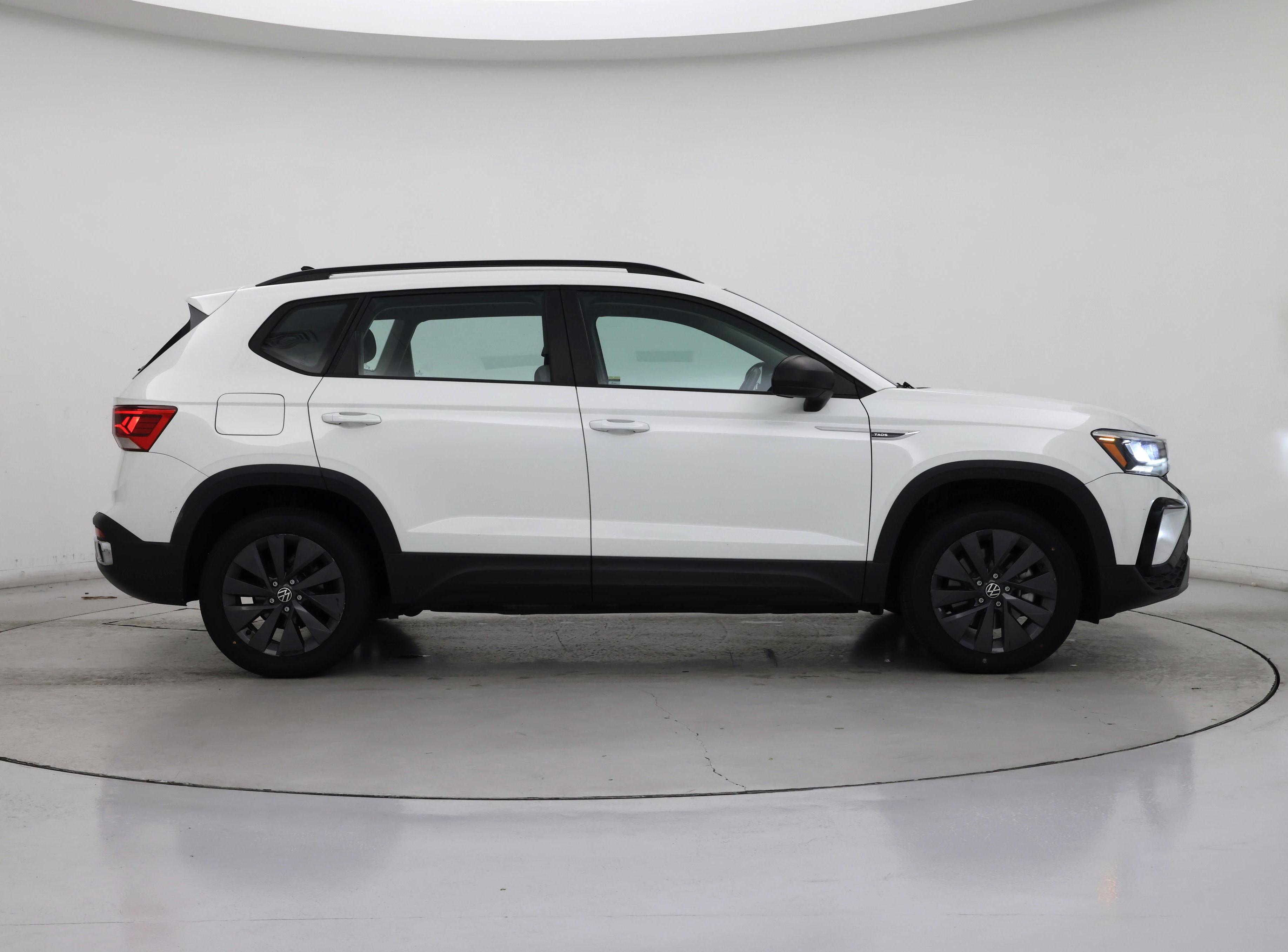 Thumbnail: 2023 Volkswagen Taos - 7