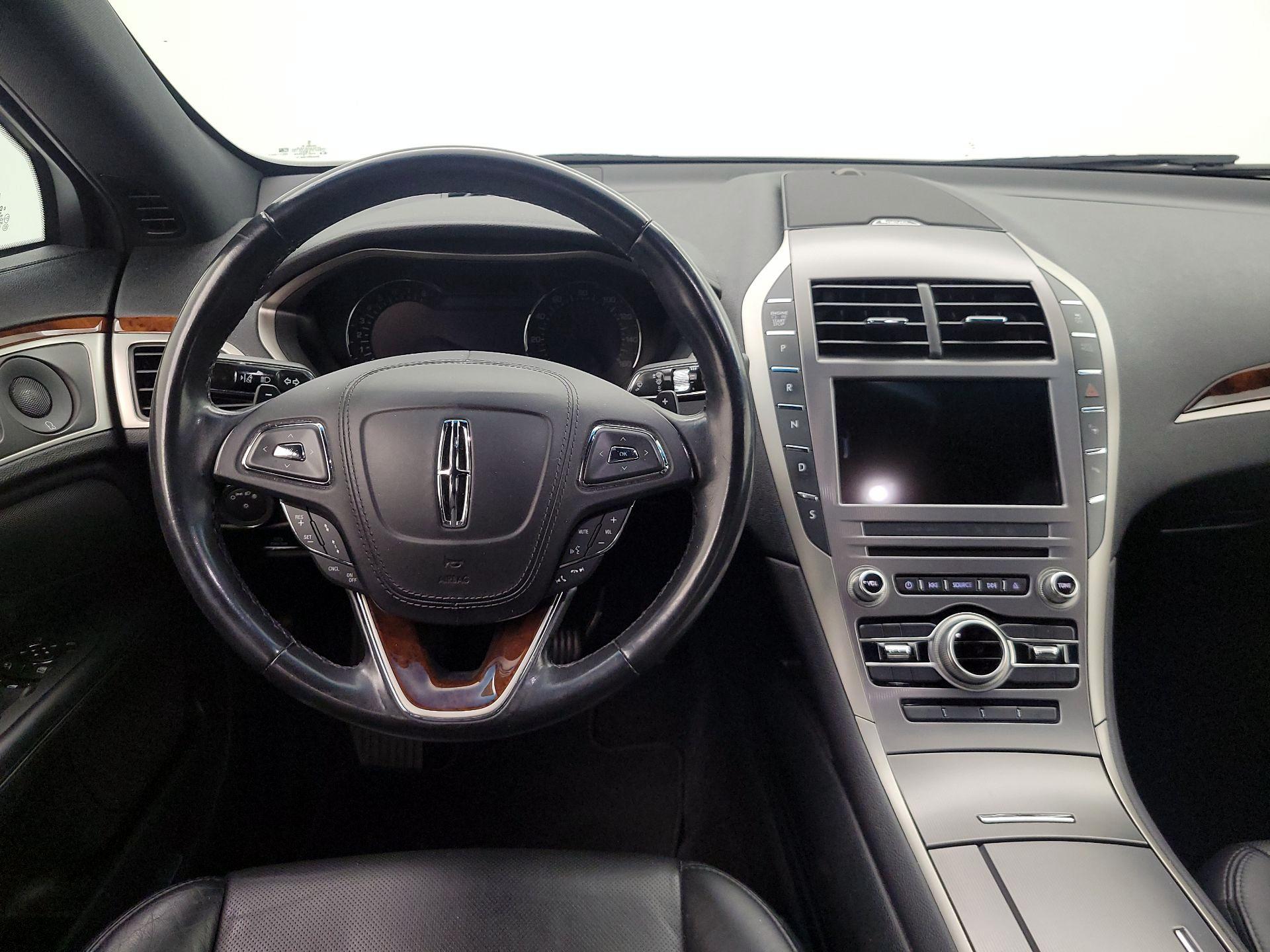 Thumbnail: 2017 Lincoln MKZ - 10