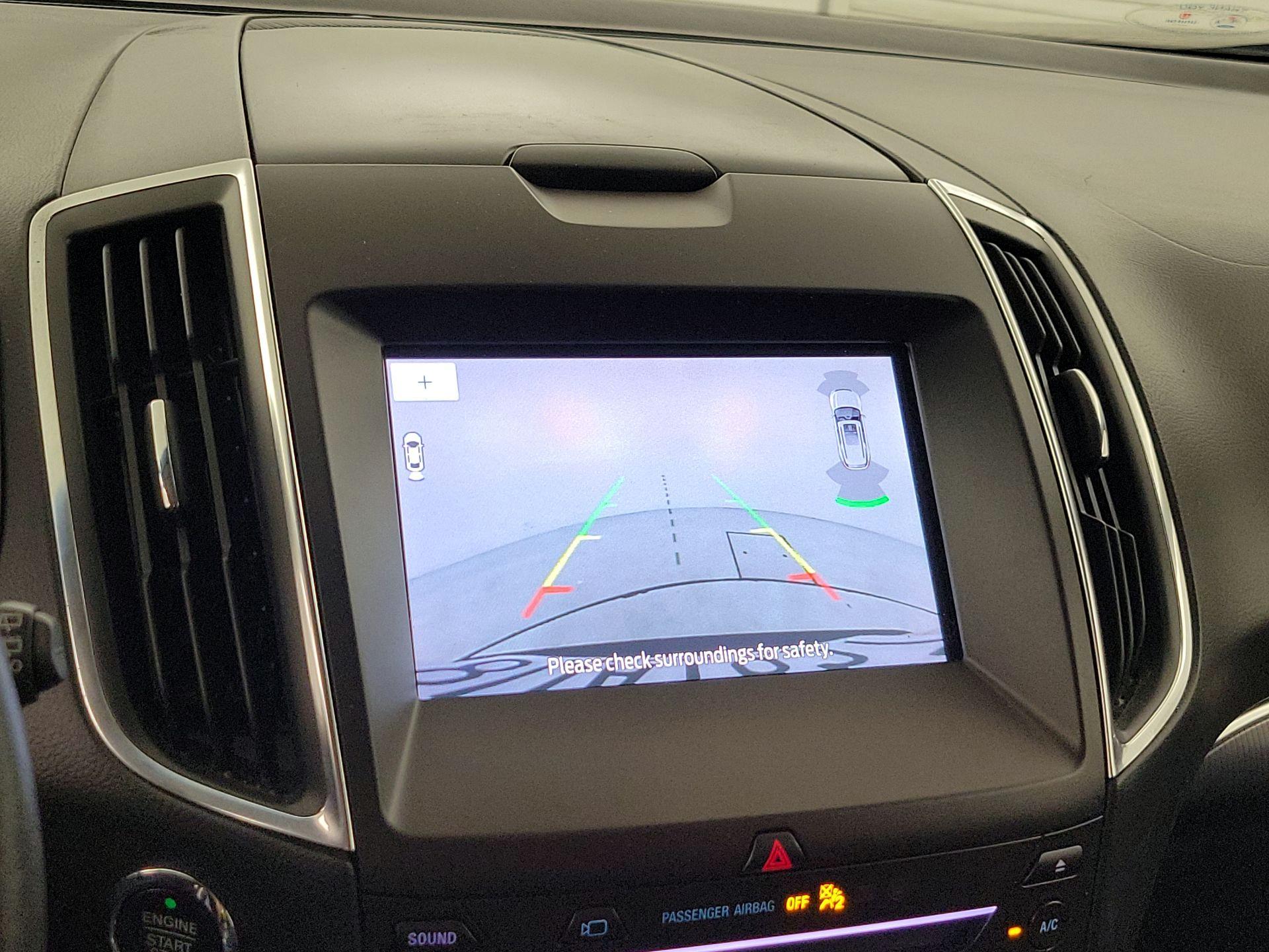 Thumbnail: 2019 Ford Edge - 15