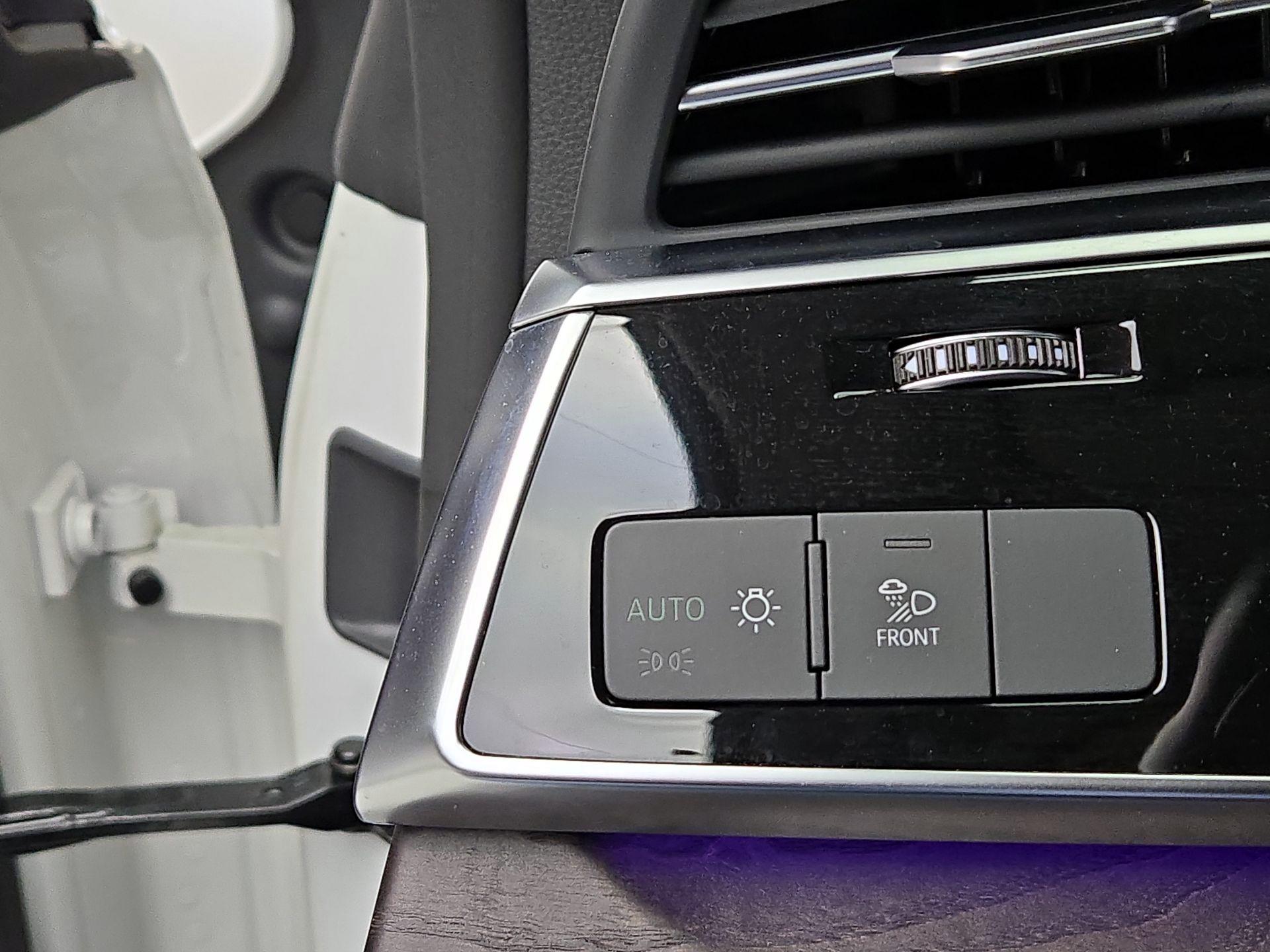 Thumbnail: 2022 Audi Q8 - 13