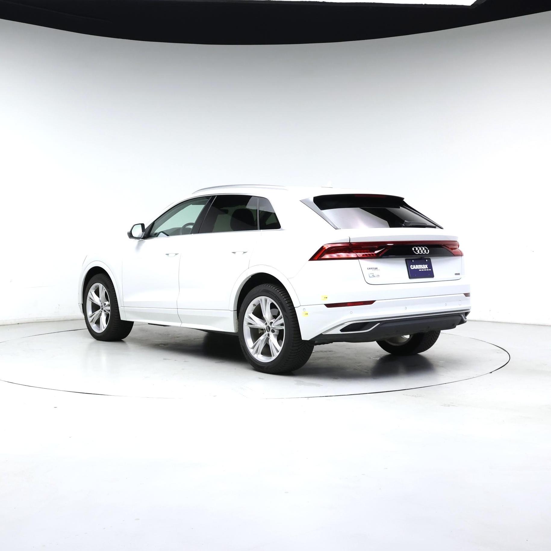 Thumbnail: 2022 Audi Q8 - 2