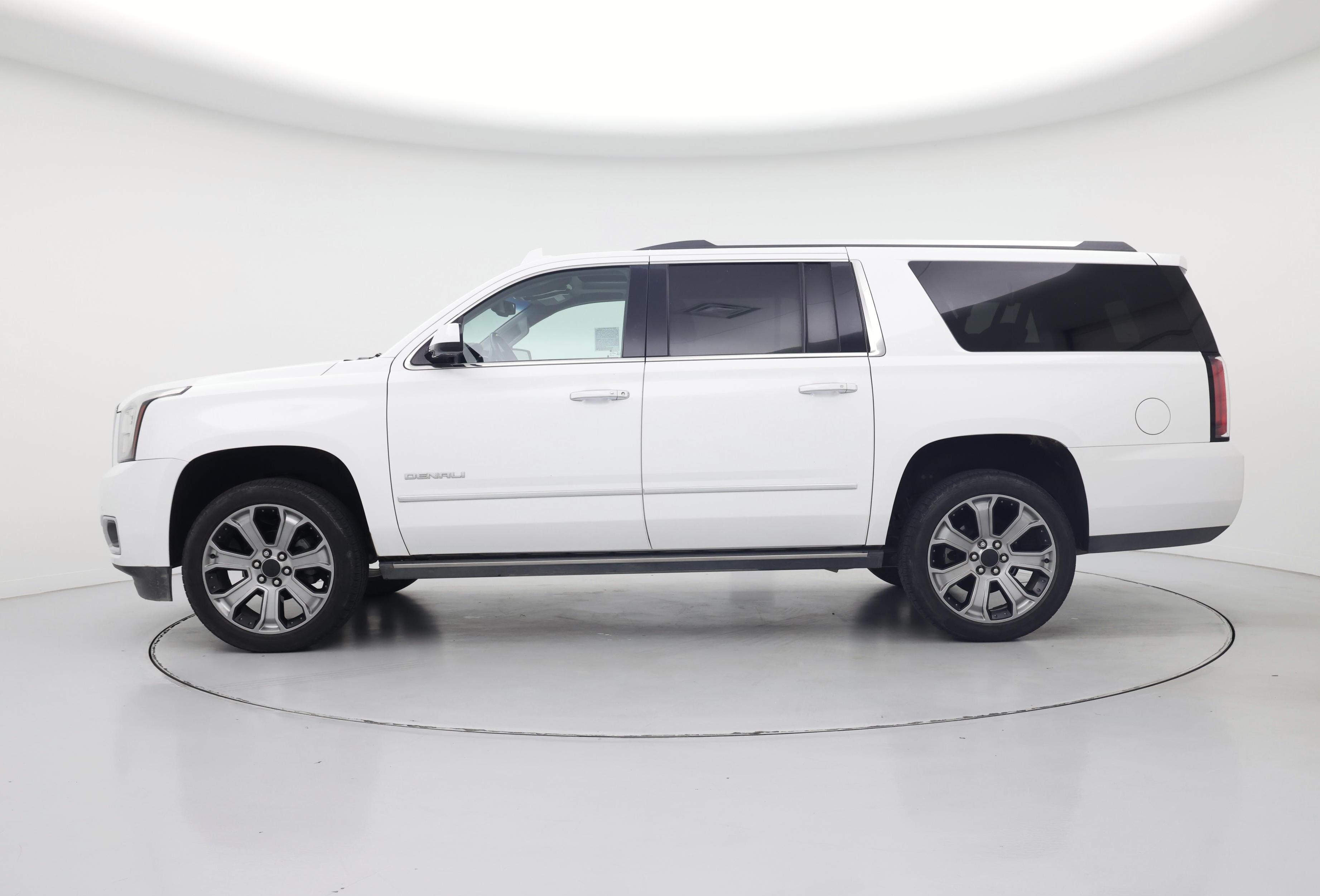 Thumbnail: 2019 GMC Yukon XL - 3