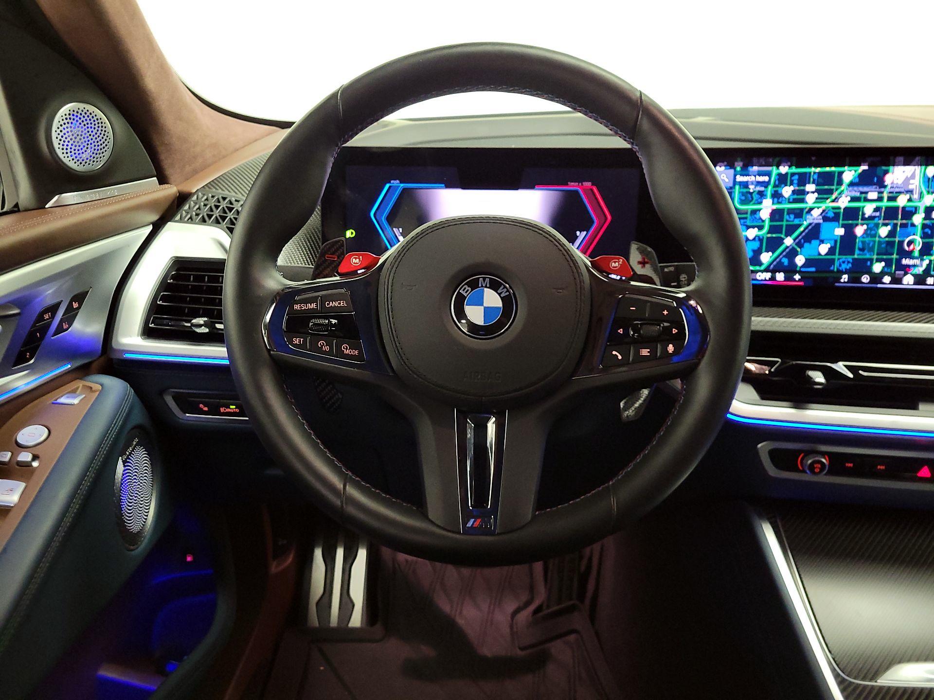 Thumbnail: 2025 BMW XM - 10