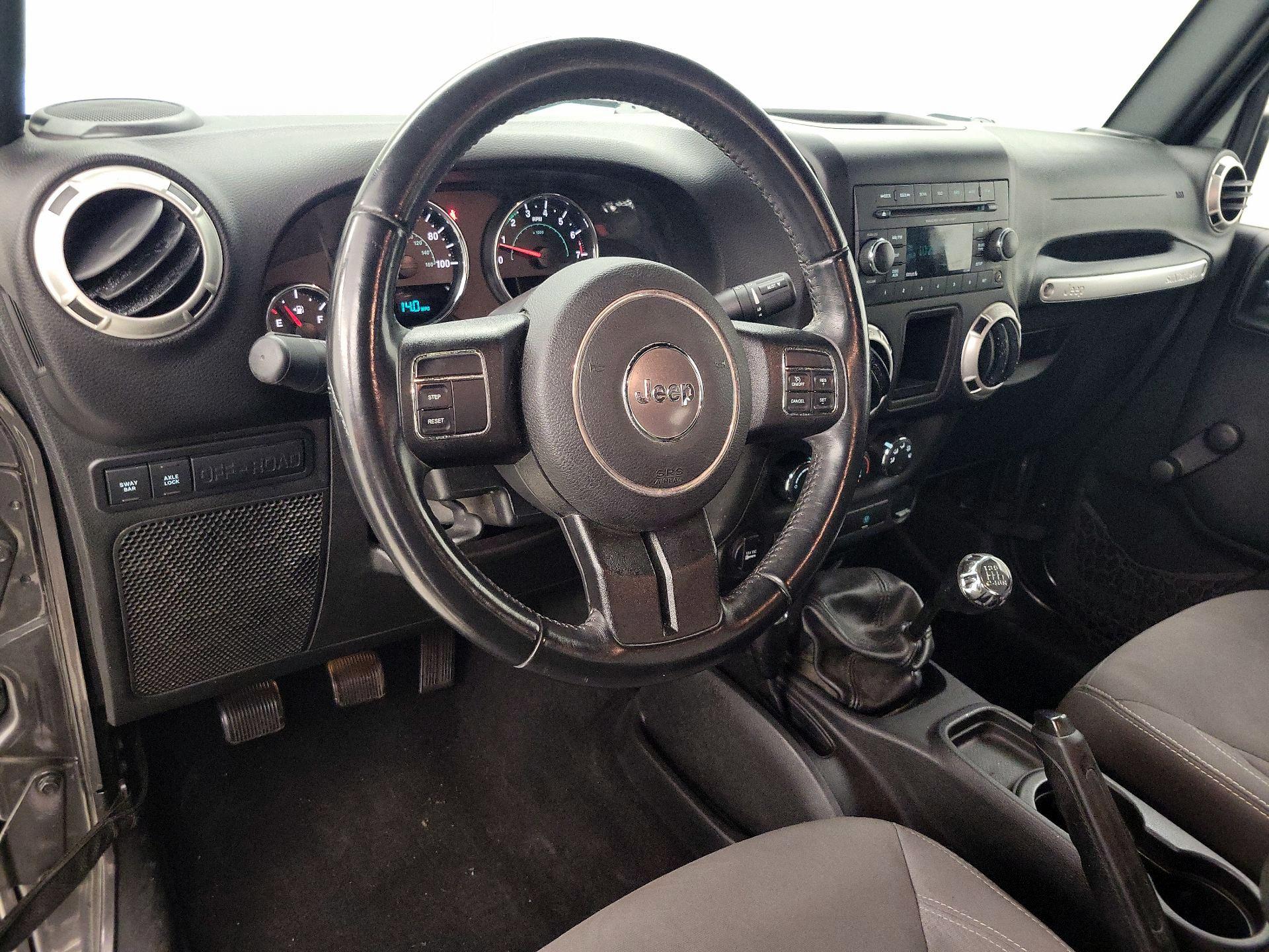 Thumbnail: 2017 Jeep Wrangler - 9