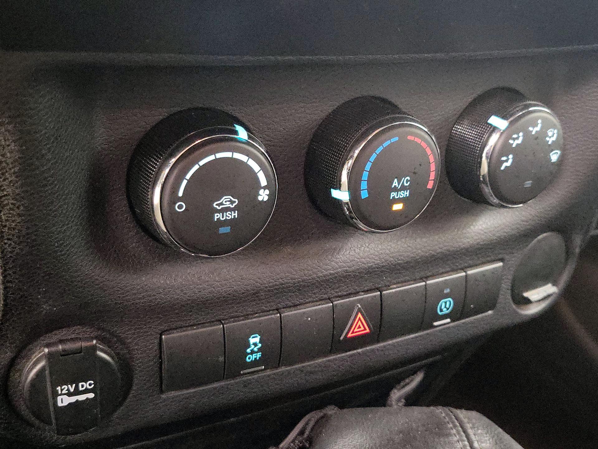 Thumbnail: 2017 Jeep Wrangler - 15