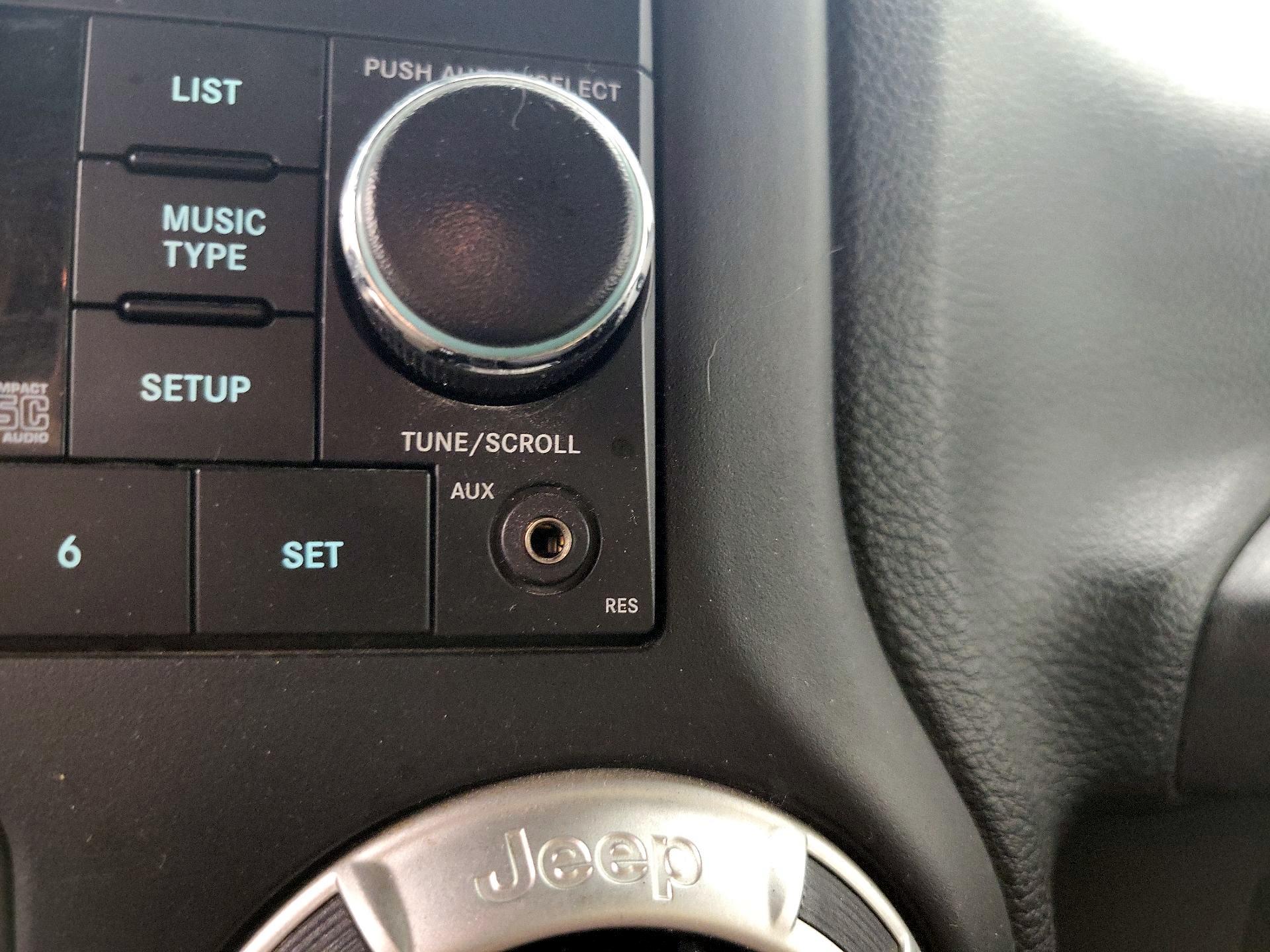 Thumbnail: 2017 Jeep Wrangler - 17