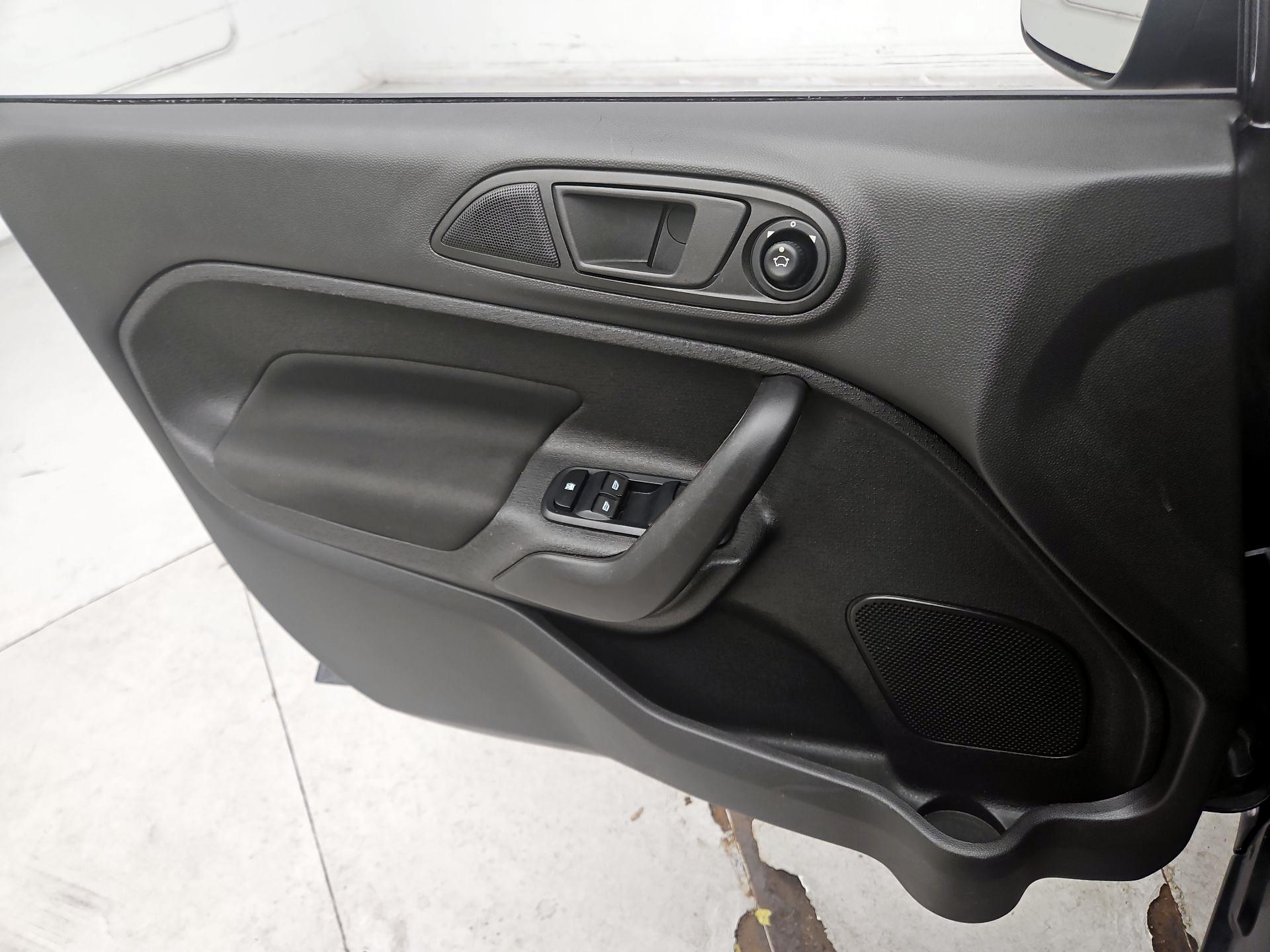 Thumbnail: 2018 Ford Fiesta - 12