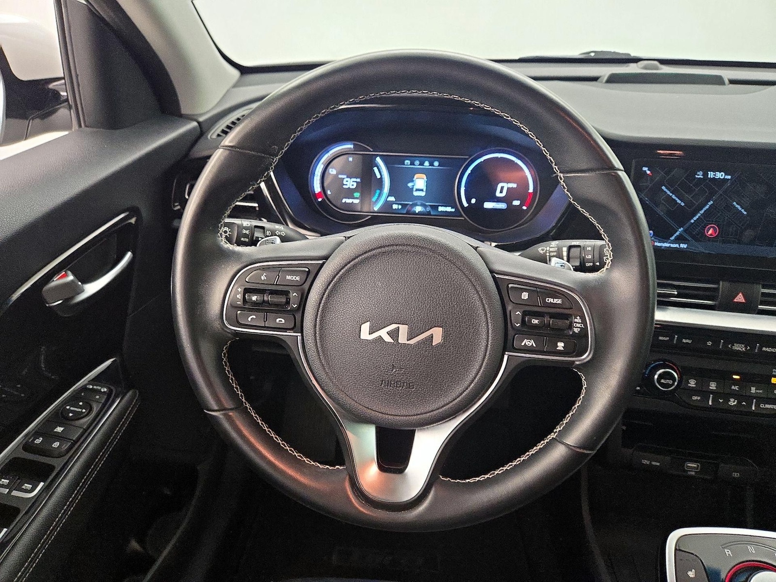 2022 Kia Niro EX - Photo 11