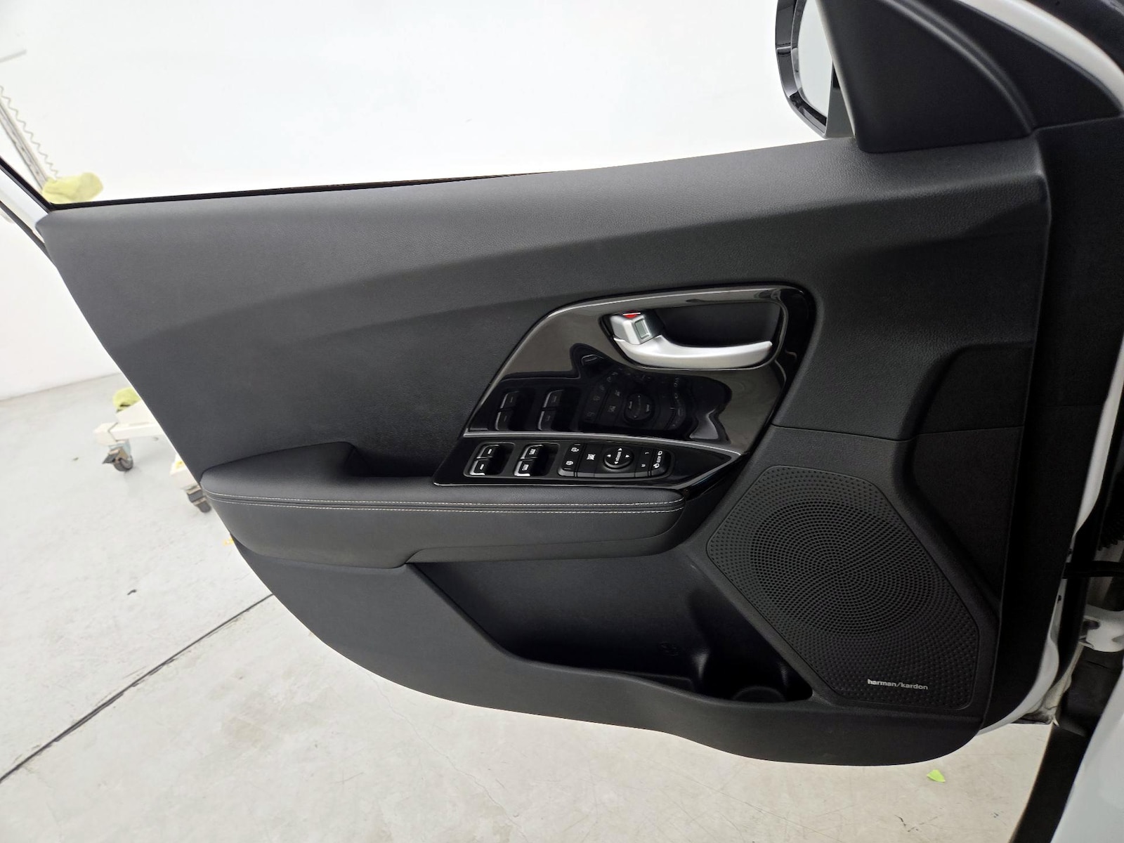 2022 Kia Niro EX - Photo 13