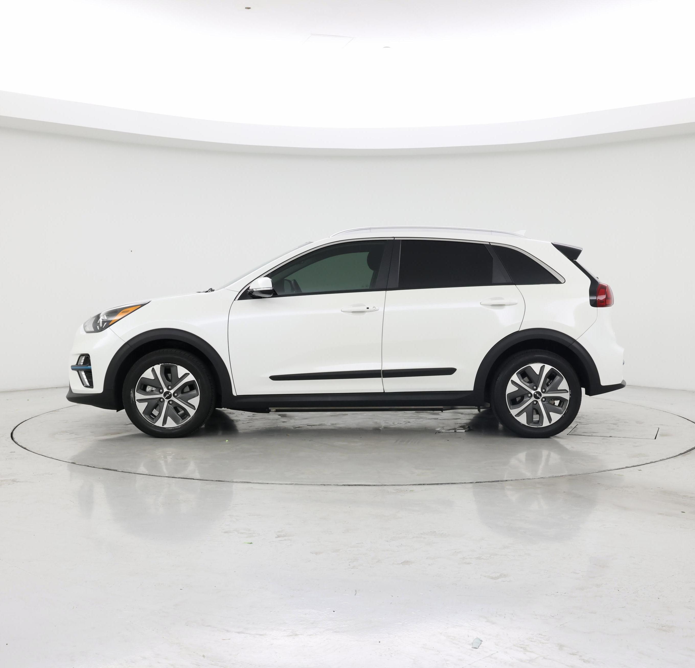 Thumbnail: 2022 Kia Niro - 3