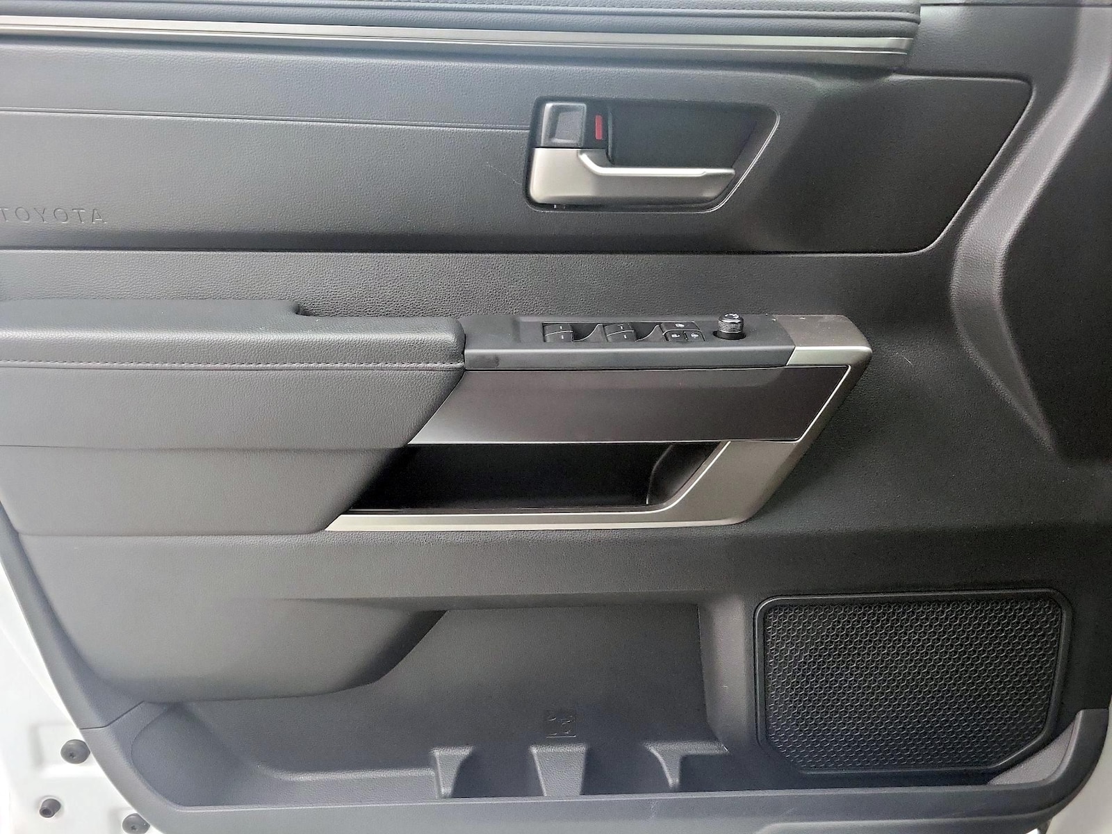 2026 Toyota Tundra SR5 - Photo 13