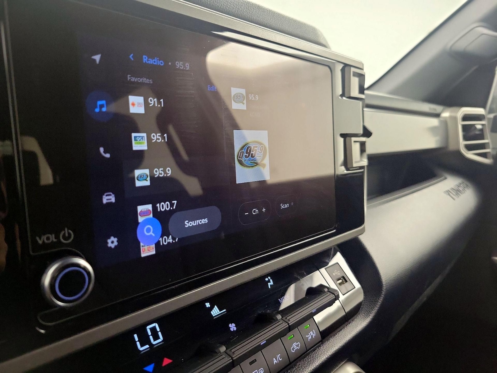 2026 Toyota Tundra SR5 - Photo 16