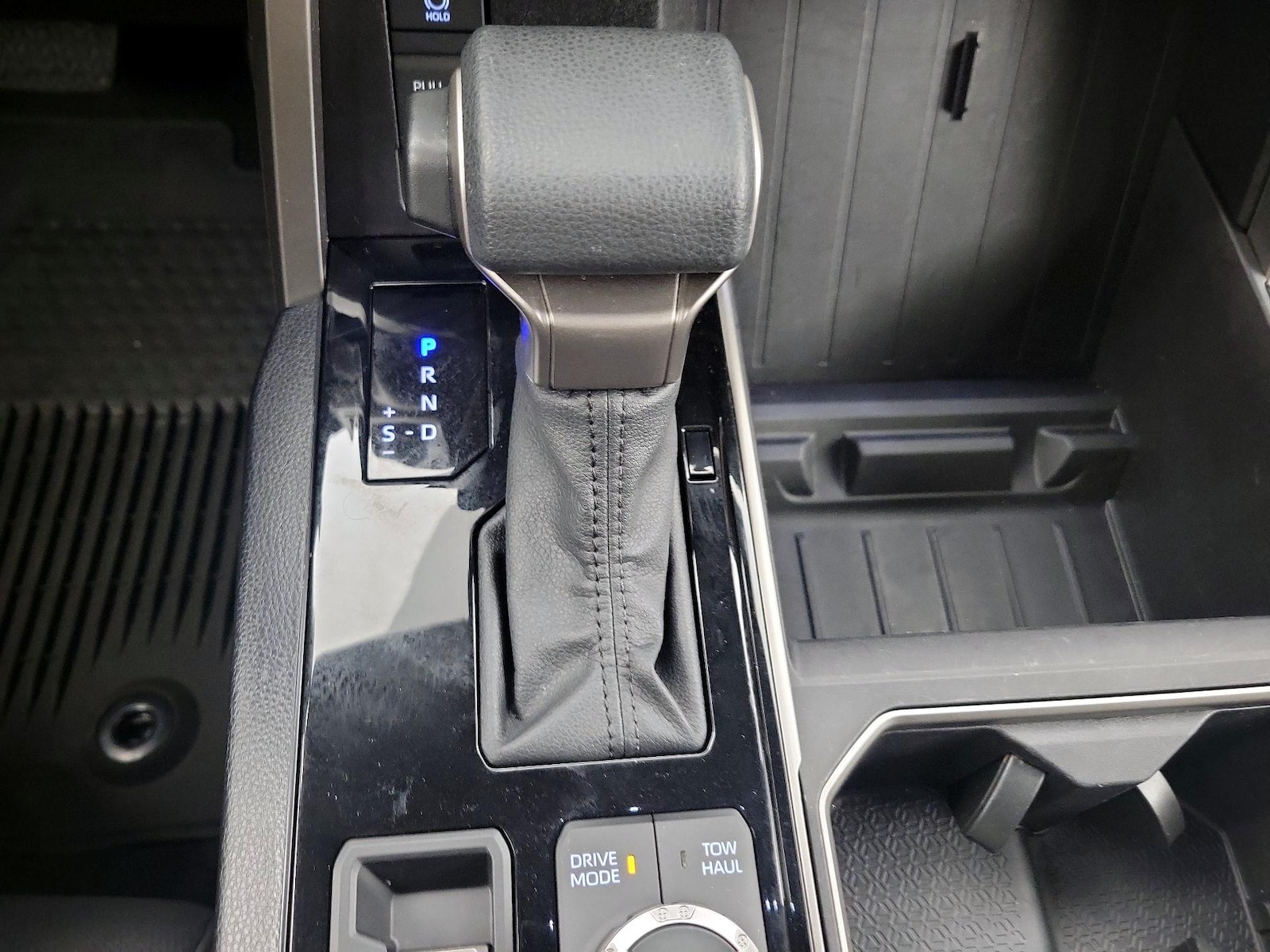 2026 Toyota Tundra SR5 - Photo 18