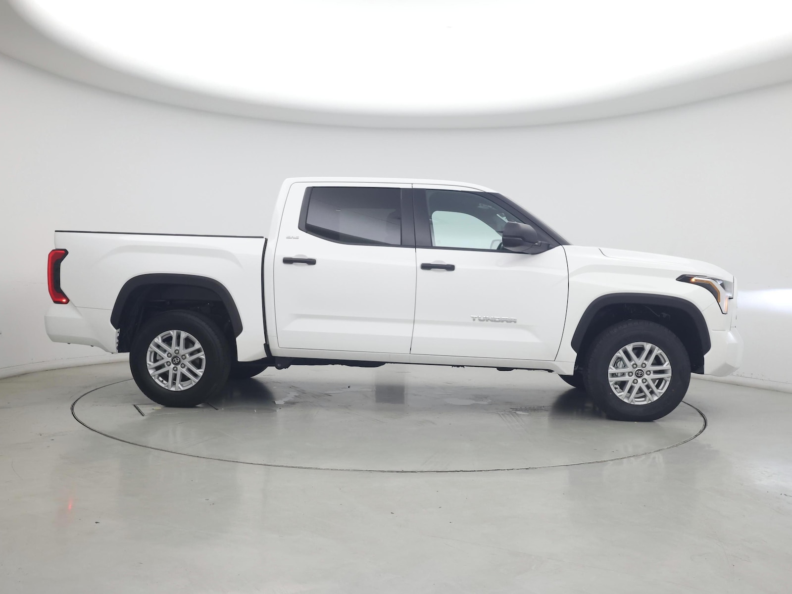 2026 Toyota Tundra SR5 - Photo 8