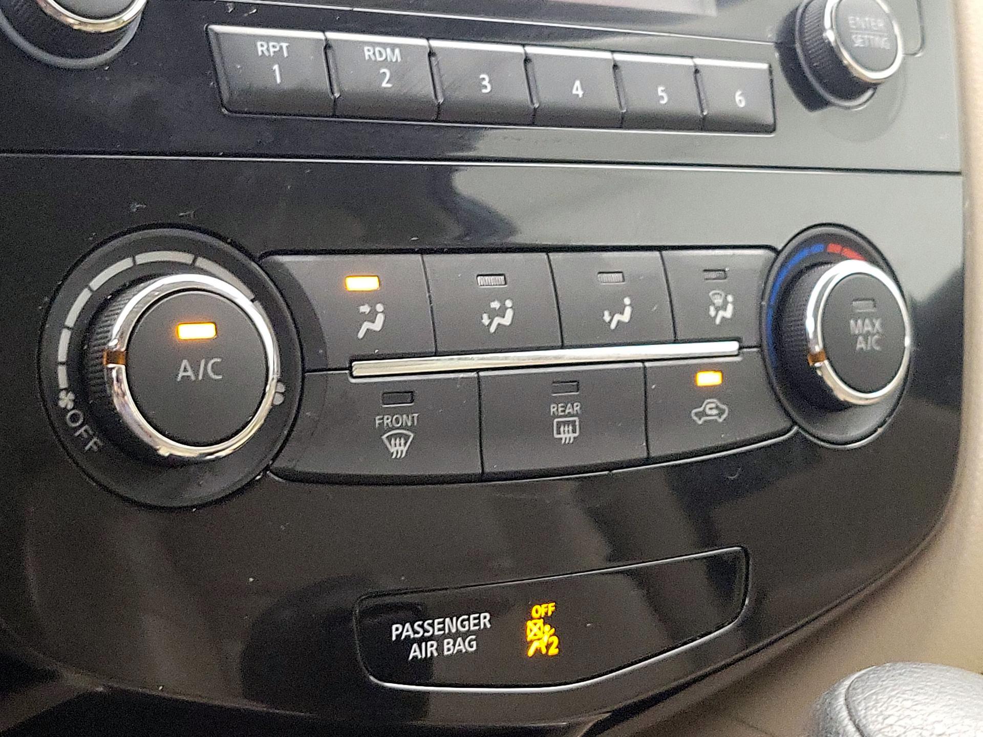 Thumbnail: 2016 Nissan Rogue - 16