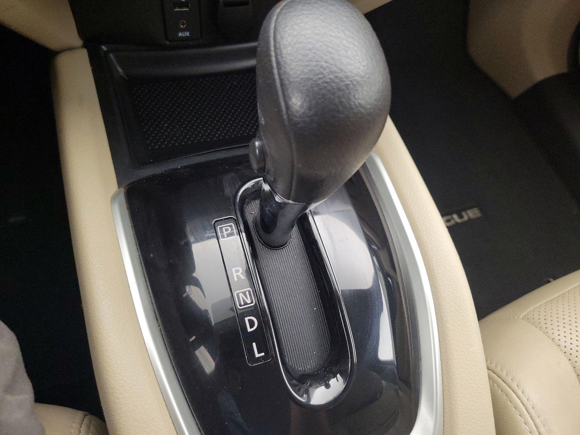 Thumbnail: 2016 Nissan Rogue - 17
