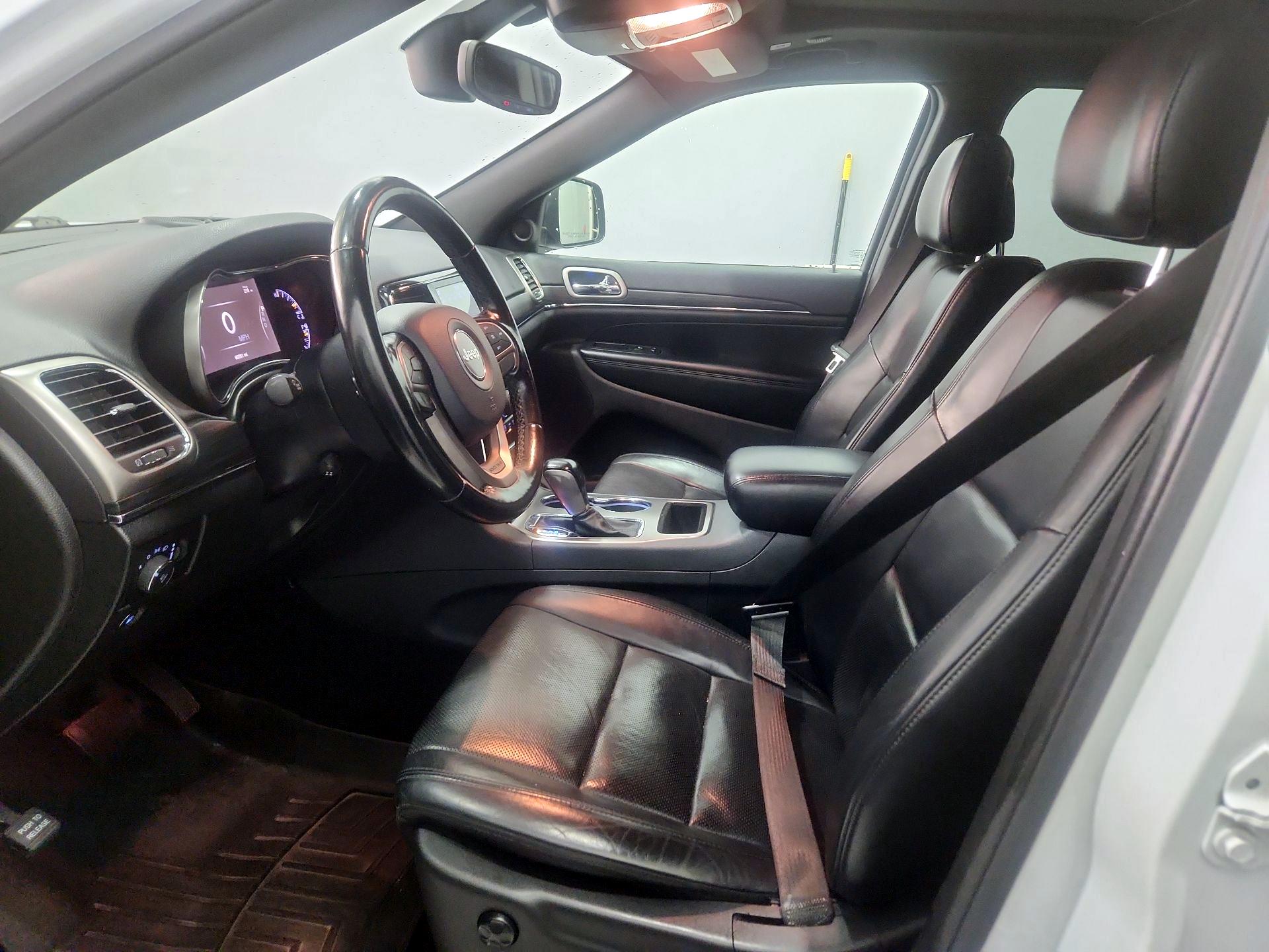 Thumbnail: 2020 Jeep Grand Cherokee - 11