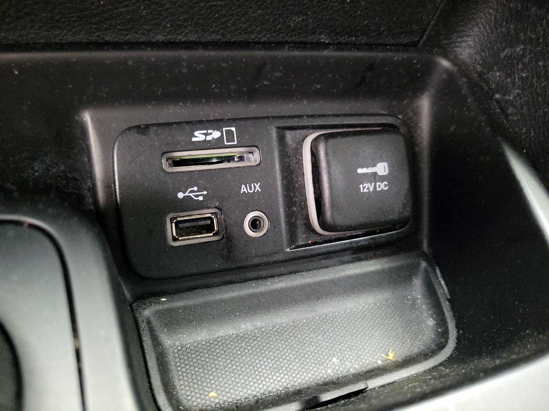 Thumbnail: 2016 Jeep Cherokee - 18