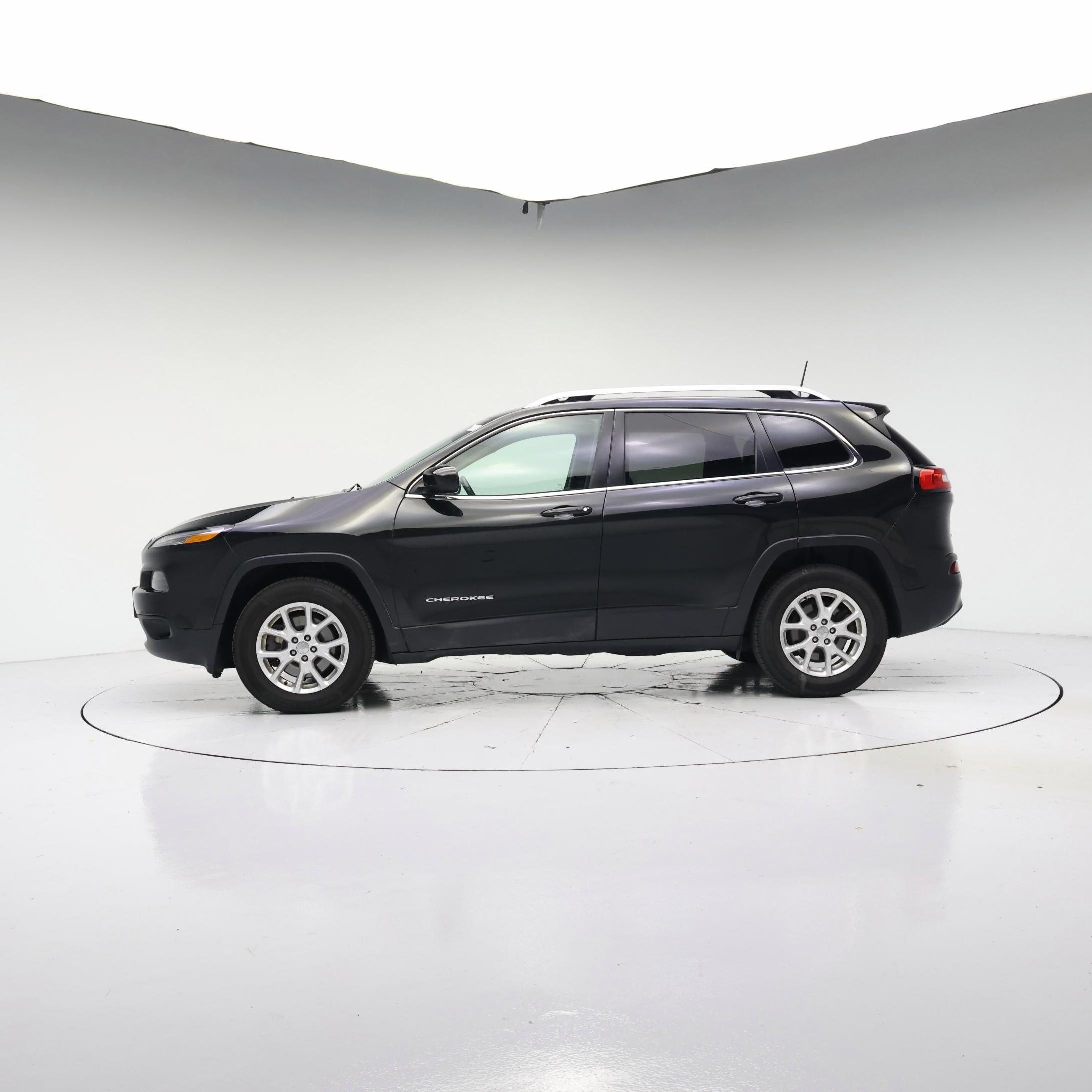 Thumbnail: 2016 Jeep Cherokee - 3