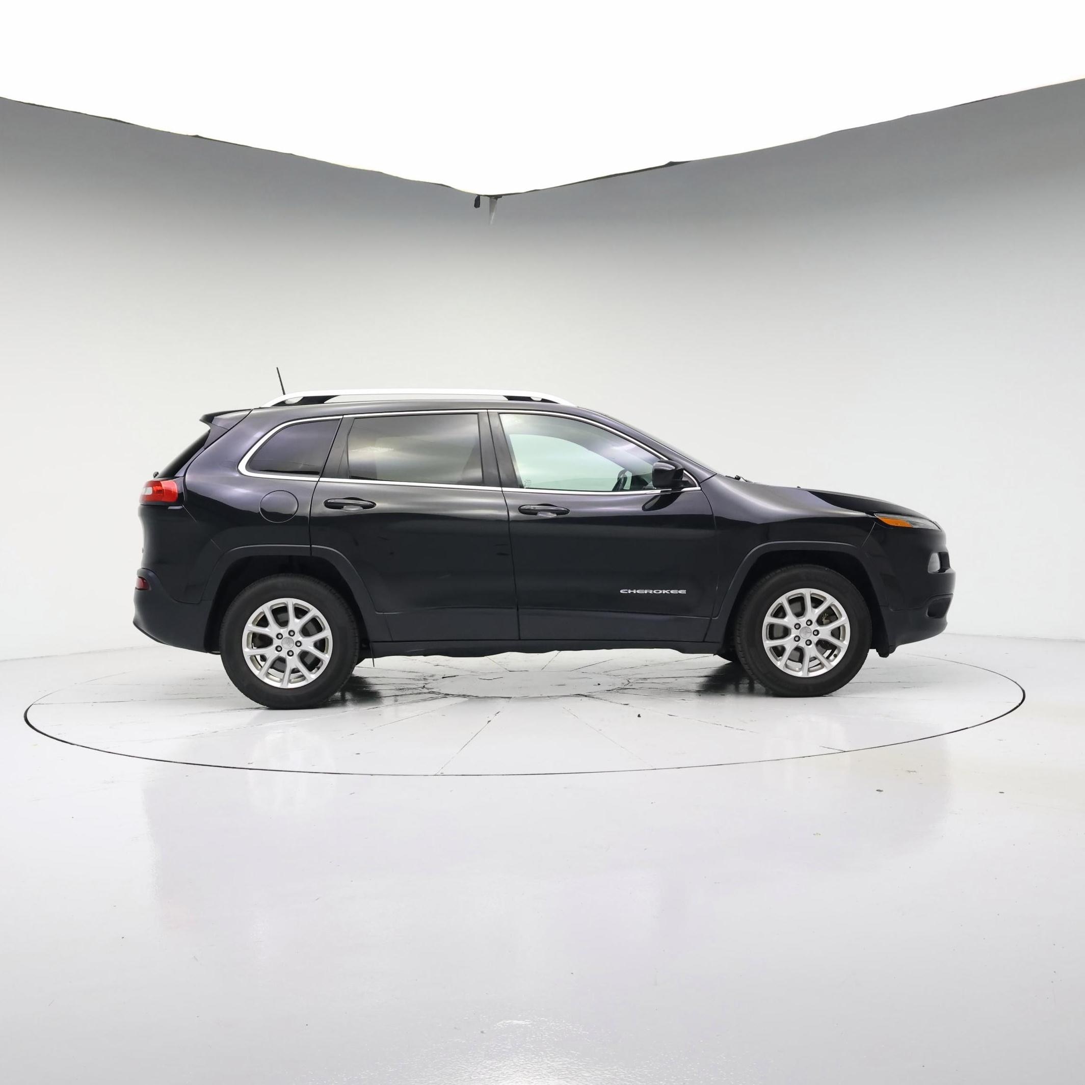 Thumbnail: 2016 Jeep Cherokee - 7
