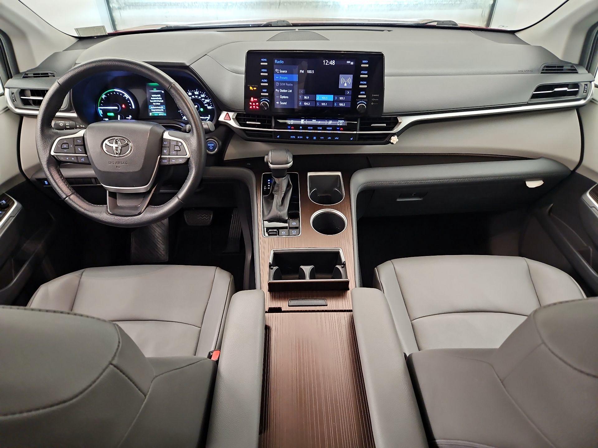 Thumbnail: 2021 Toyota Sienna - 9