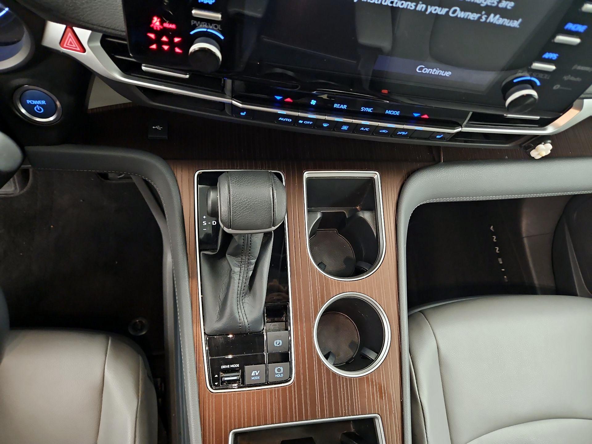Thumbnail: 2021 Toyota Sienna - 17