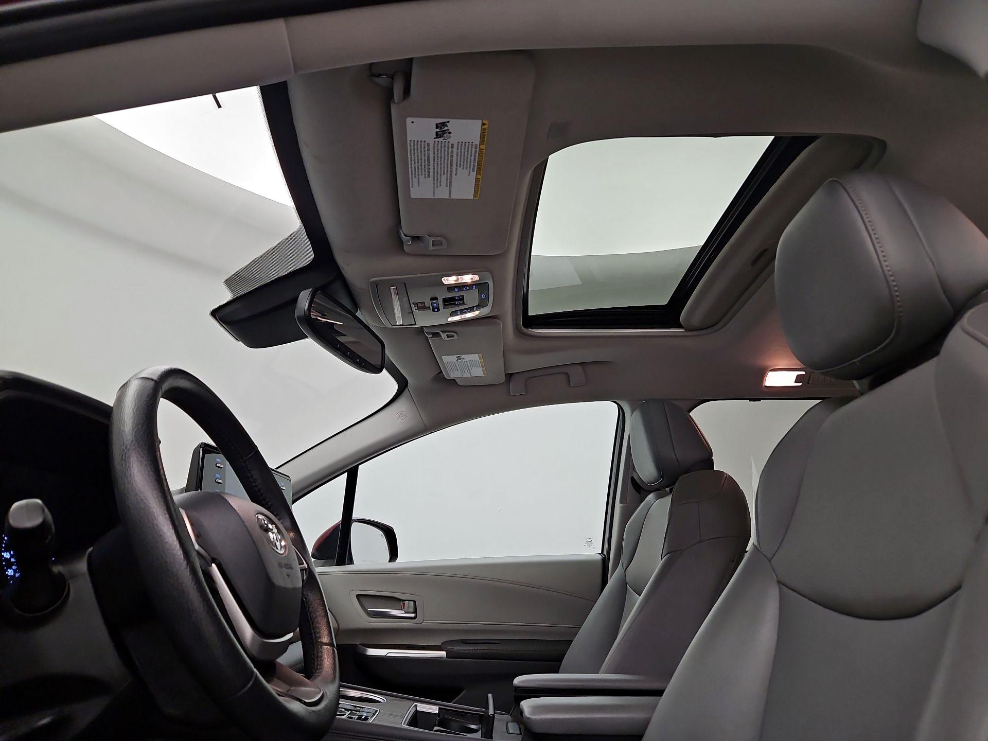 Thumbnail: 2021 Toyota Sienna - 19