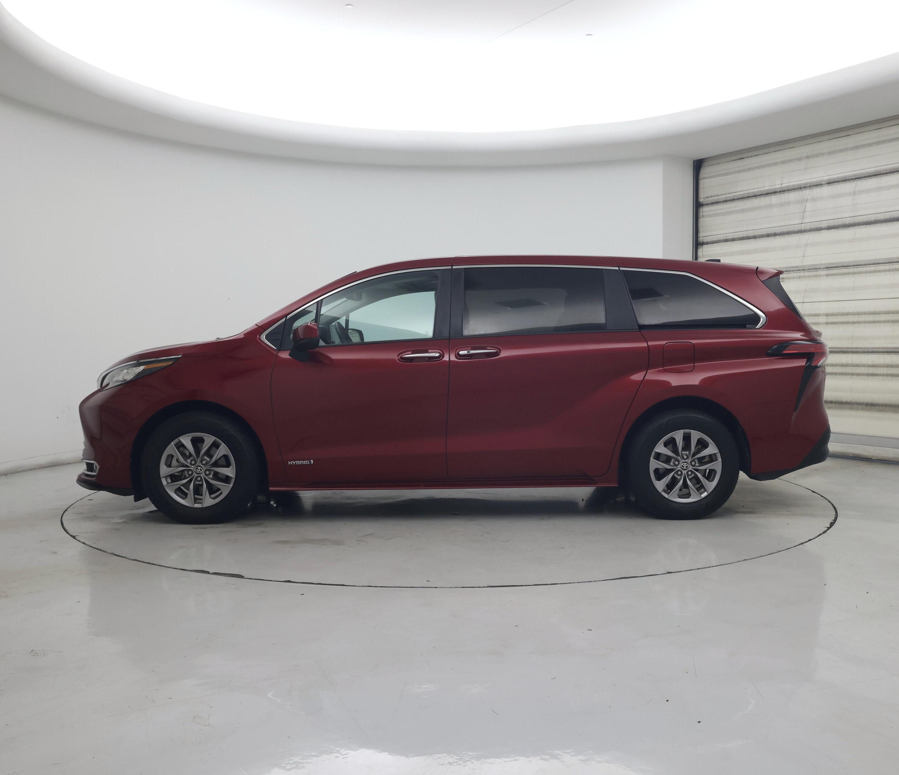 Thumbnail: 2021 Toyota Sienna - 3