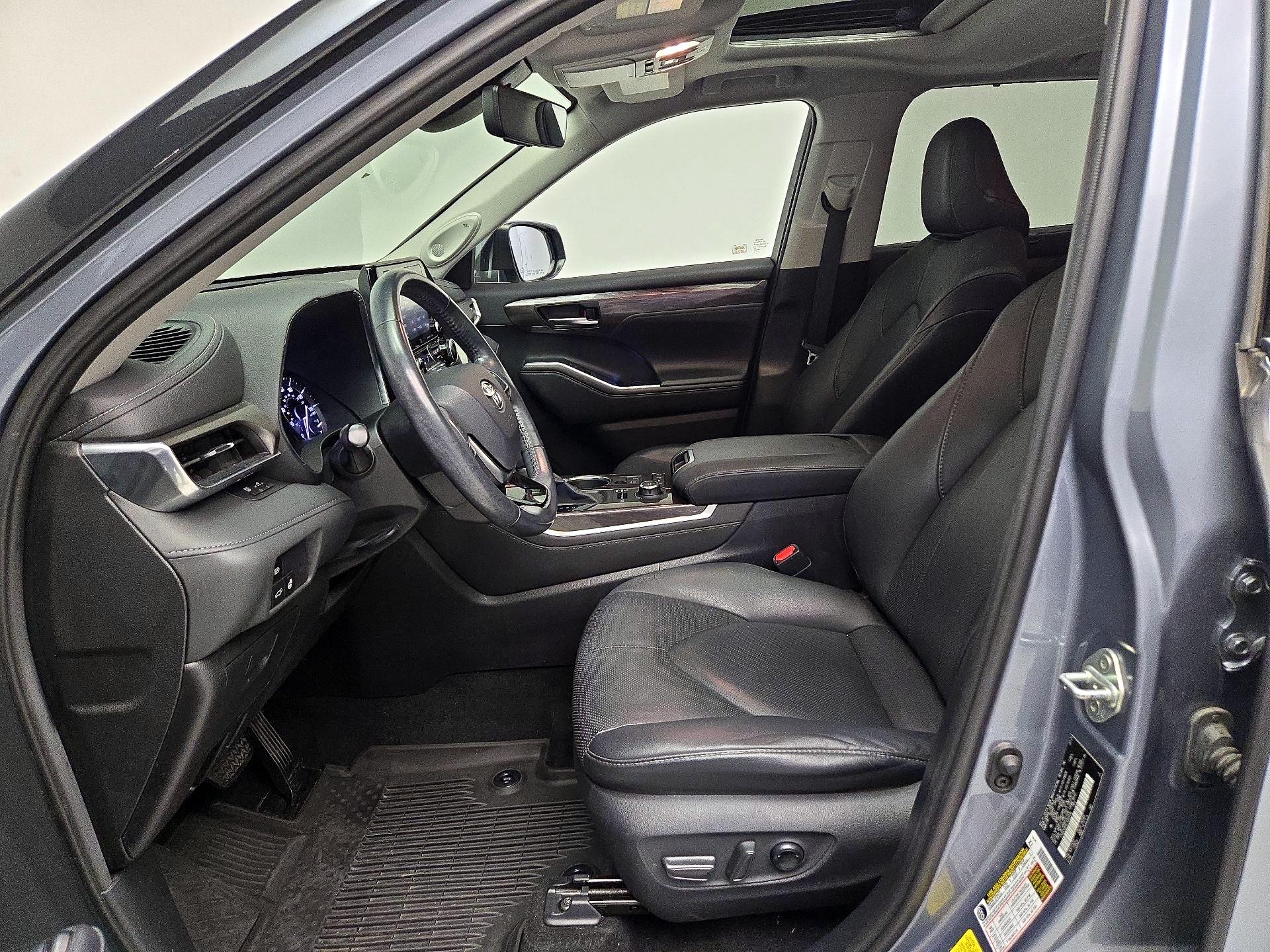 Thumbnail: 2020 Toyota Highlander - 11