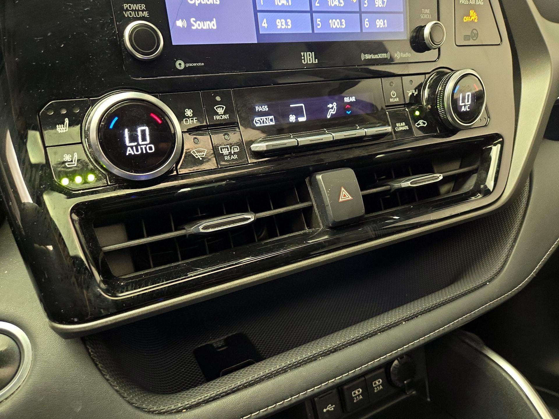 Thumbnail: 2020 Toyota Highlander - 17