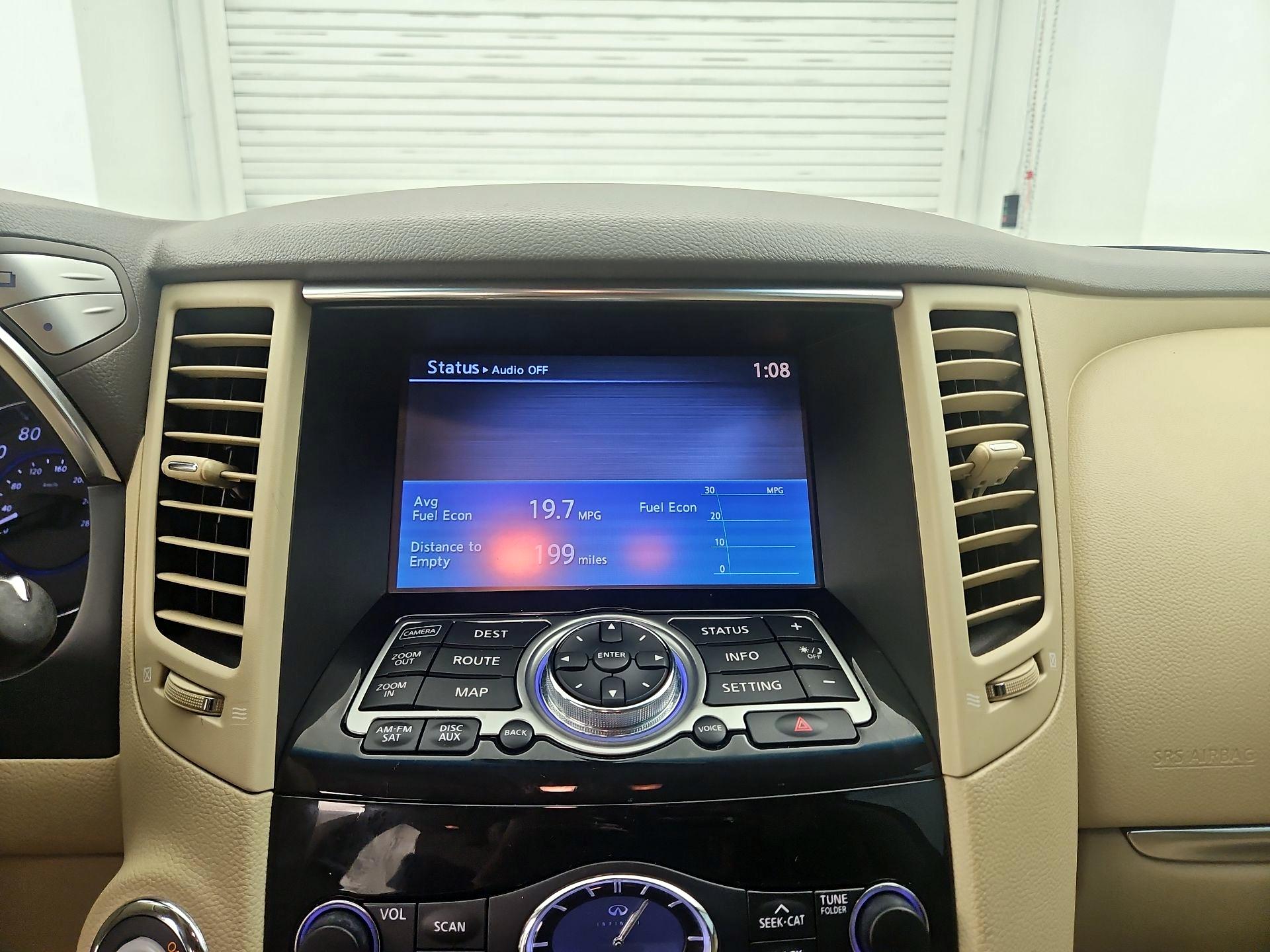 Thumbnail: 2015 INFINITI QX70 - 16