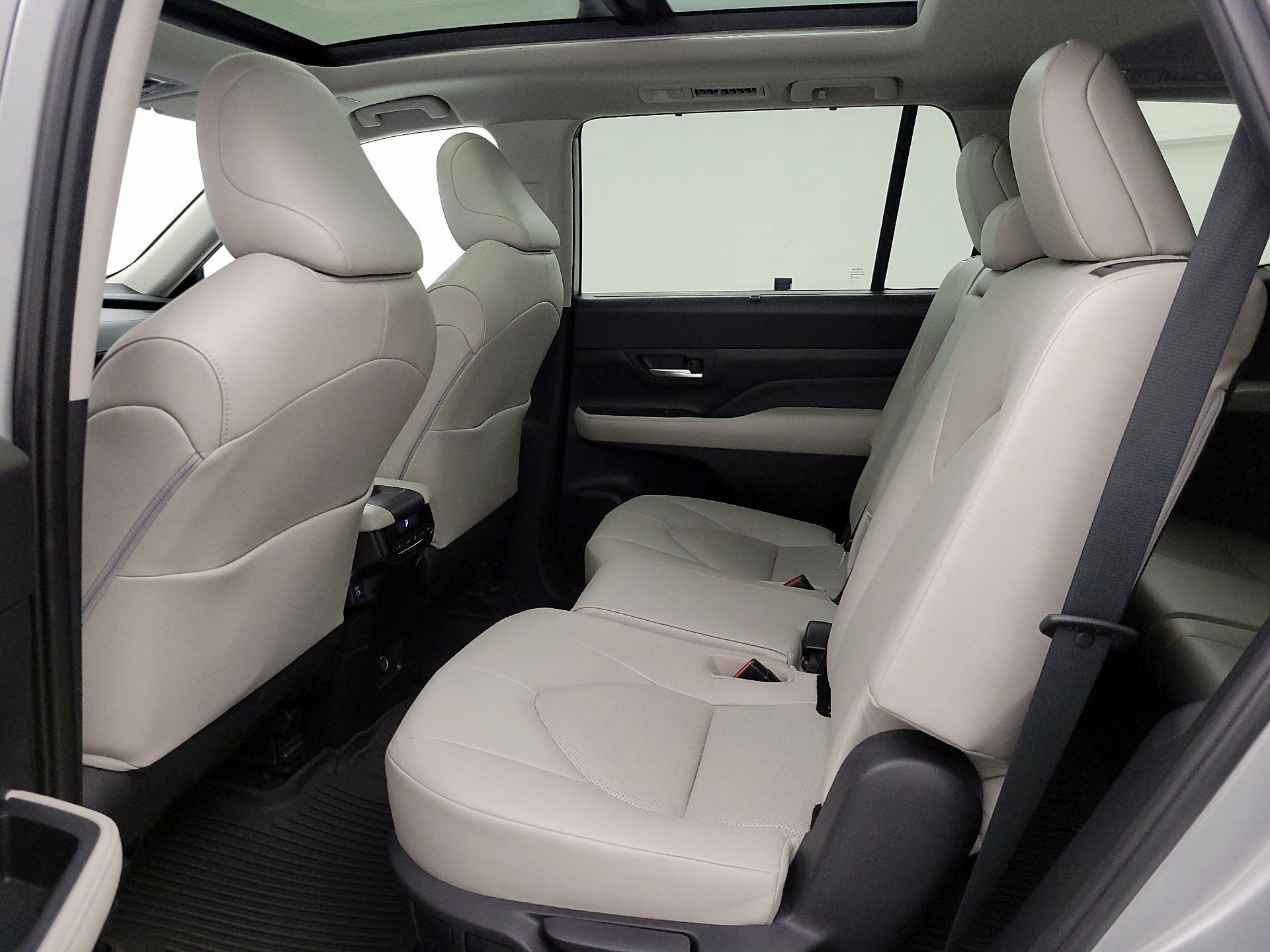 Thumbnail: 2026 Toyota Grand Highlander - 20