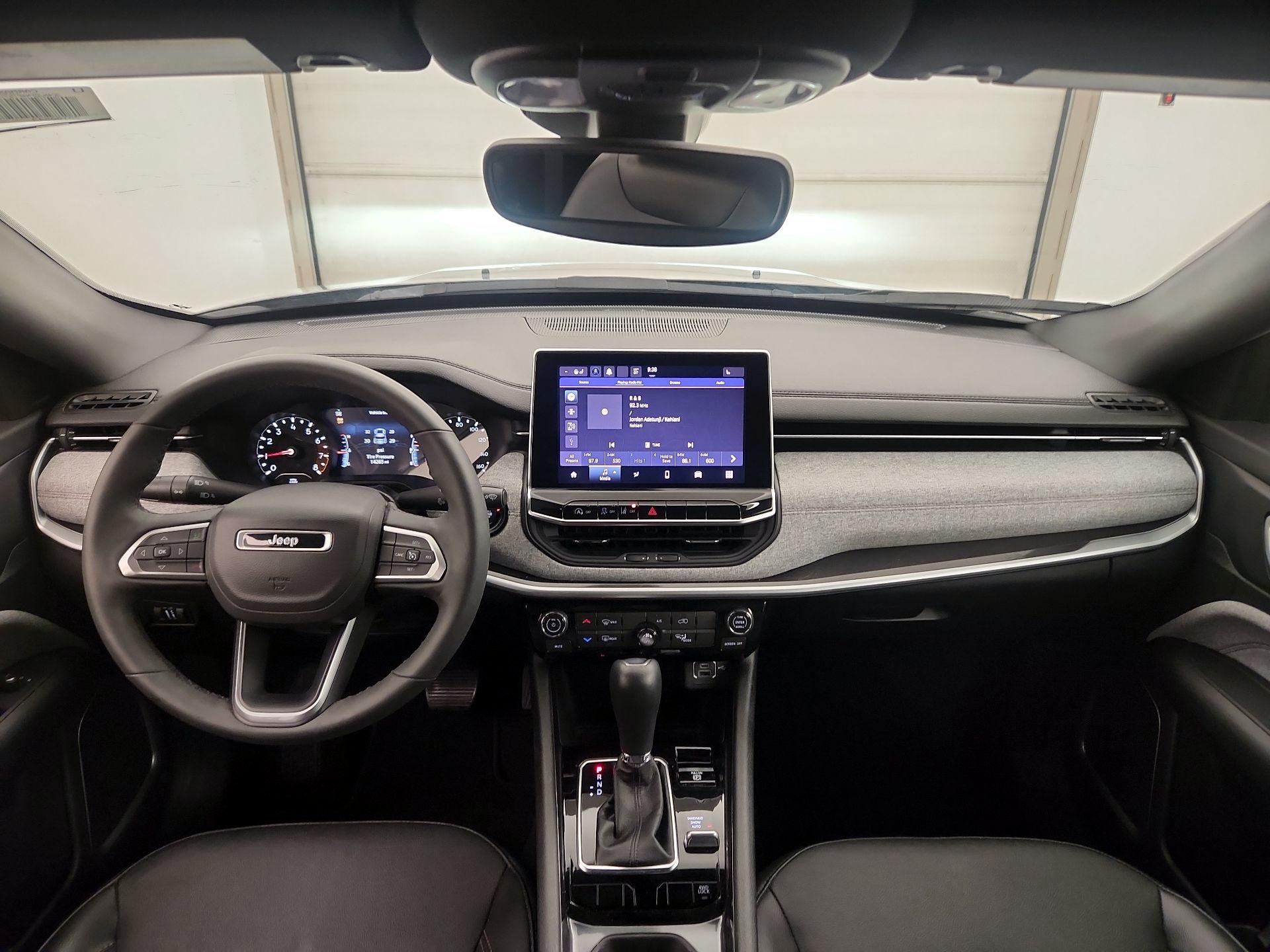 Thumbnail: 2023 Jeep Compass - 9