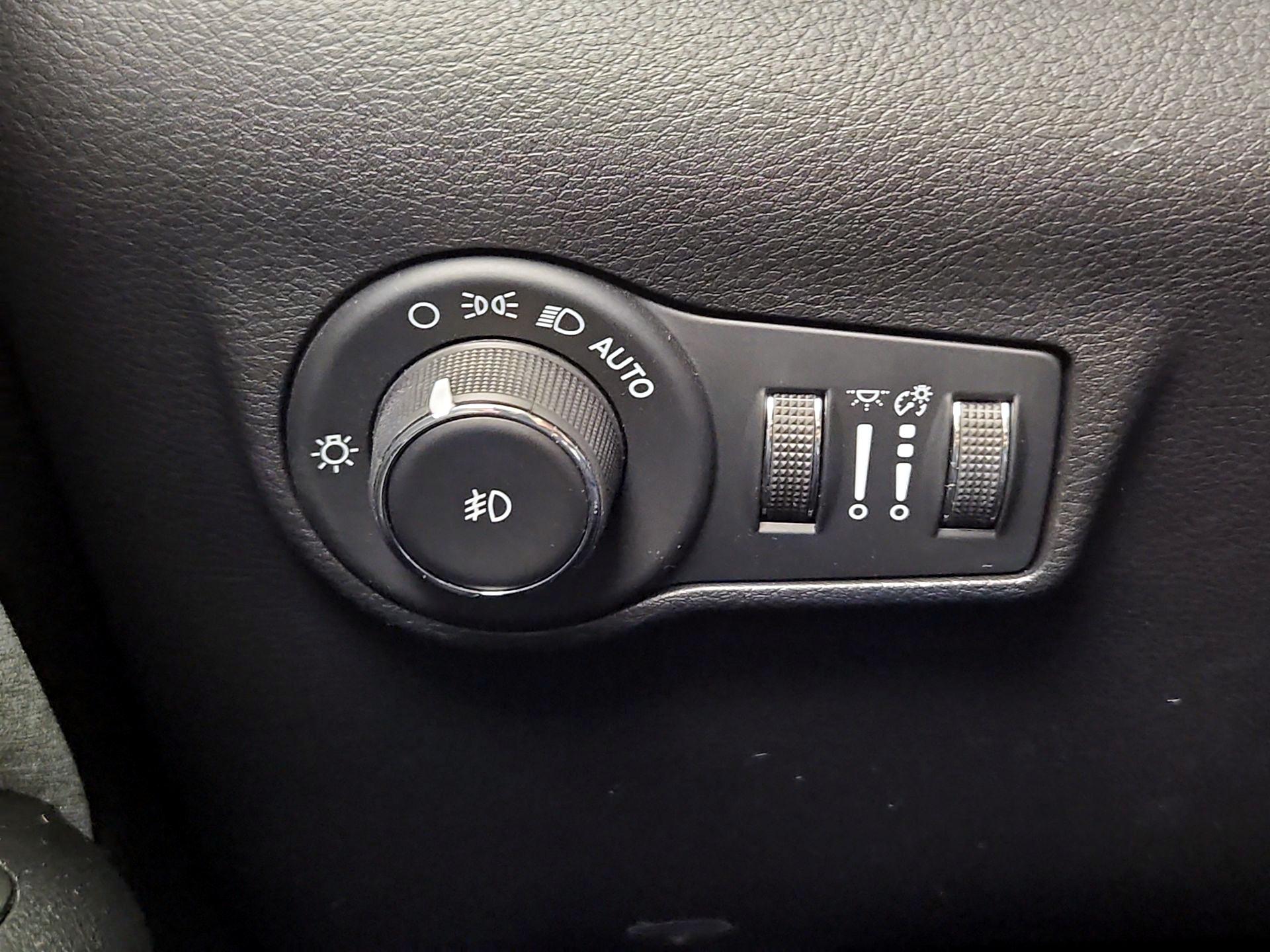 Thumbnail: 2023 Jeep Compass - 13