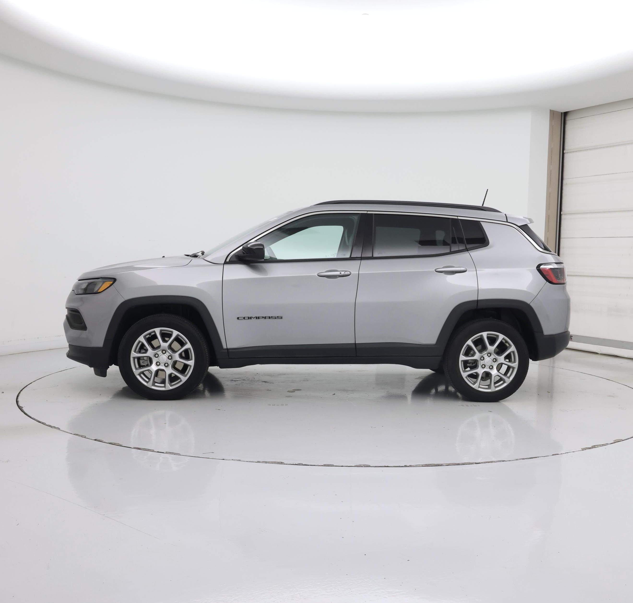 Thumbnail: 2023 Jeep Compass - 3