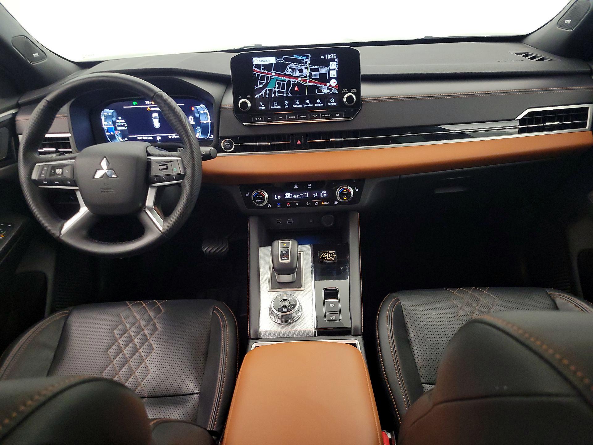 Thumbnail: 2023 Mitsubishi Outlander - 9