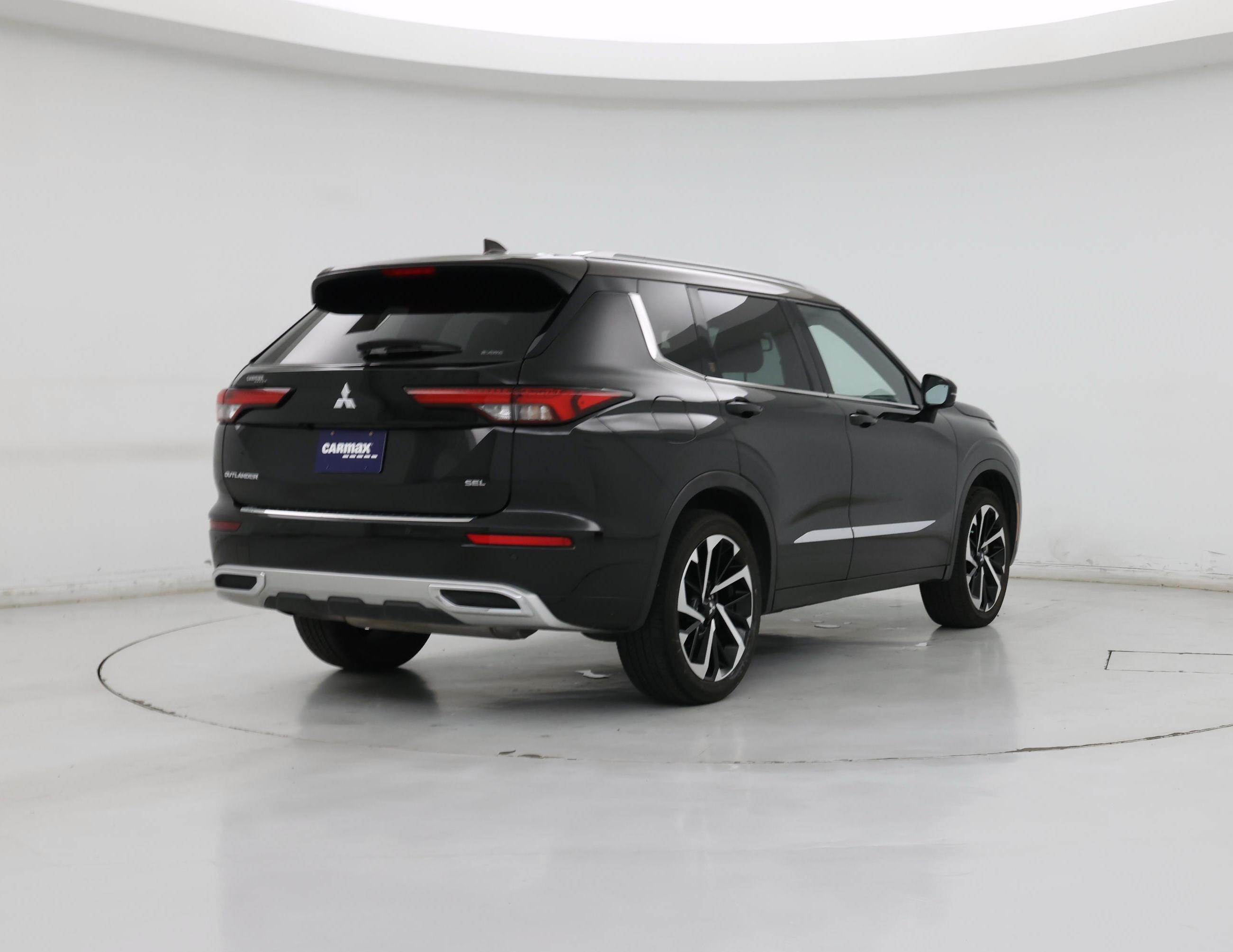 Thumbnail: 2023 Mitsubishi Outlander - 8