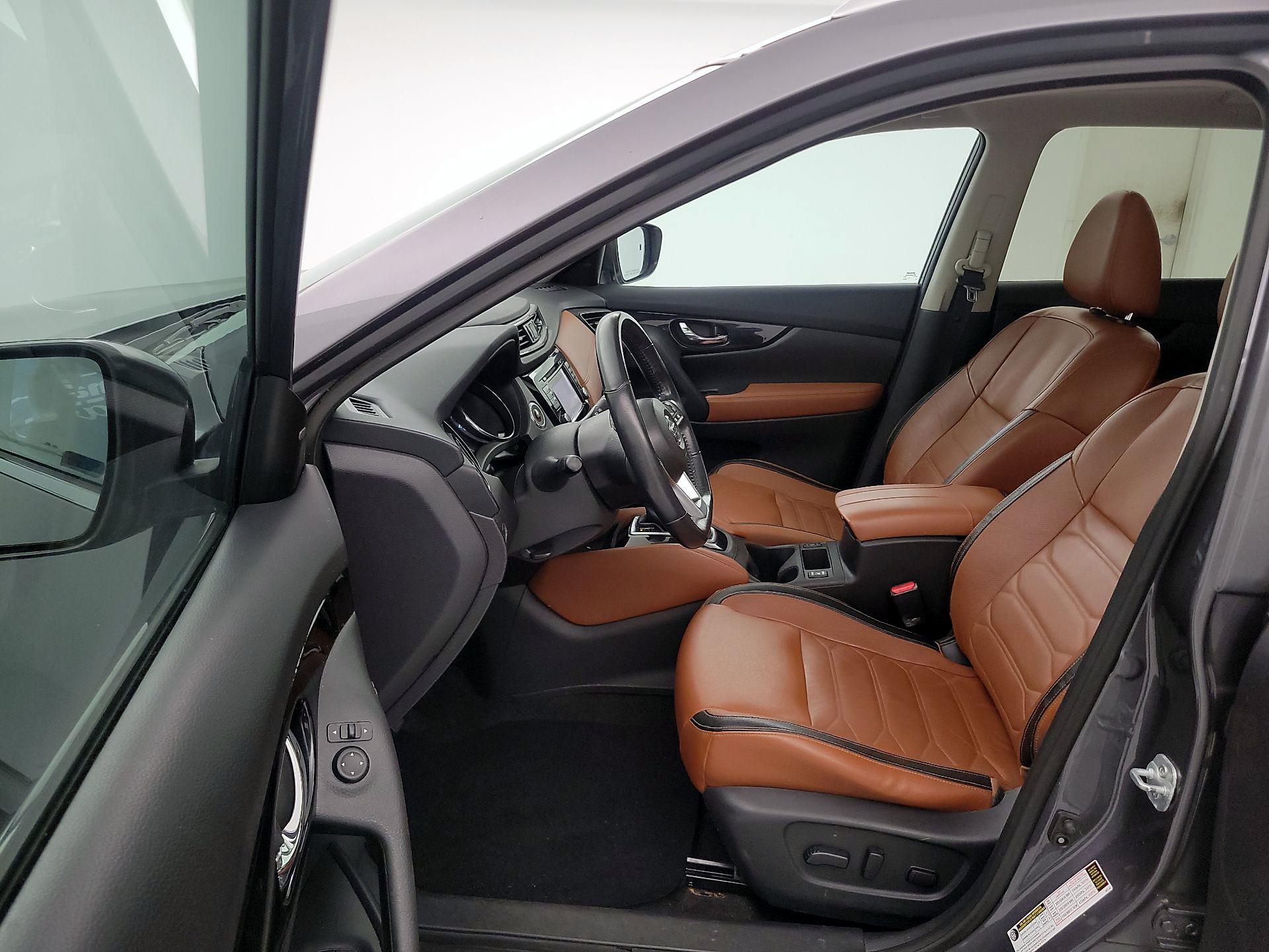 Thumbnail: 2017 Nissan Rogue - 11
