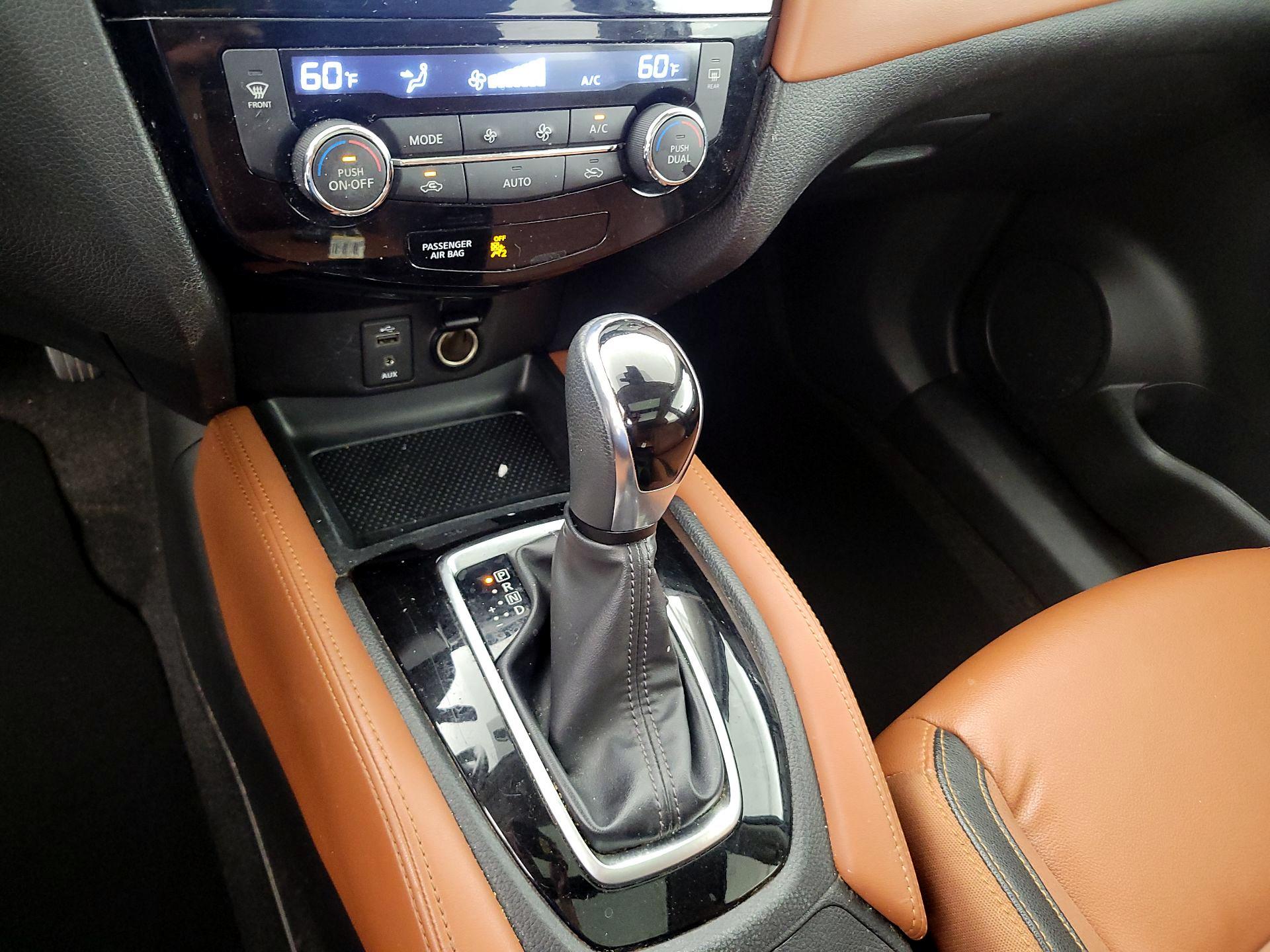 Thumbnail: 2017 Nissan Rogue - 17