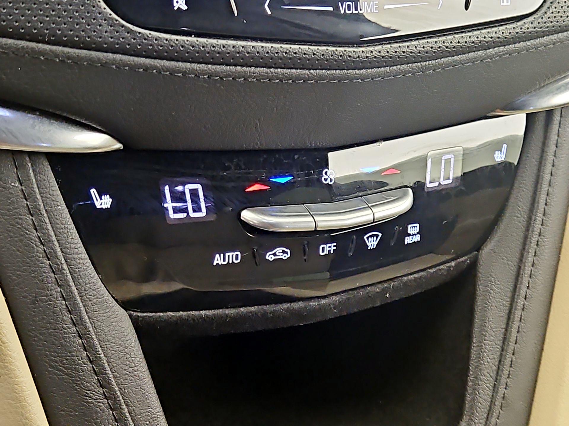 Thumbnail: 2017 Cadillac XT5 - 17