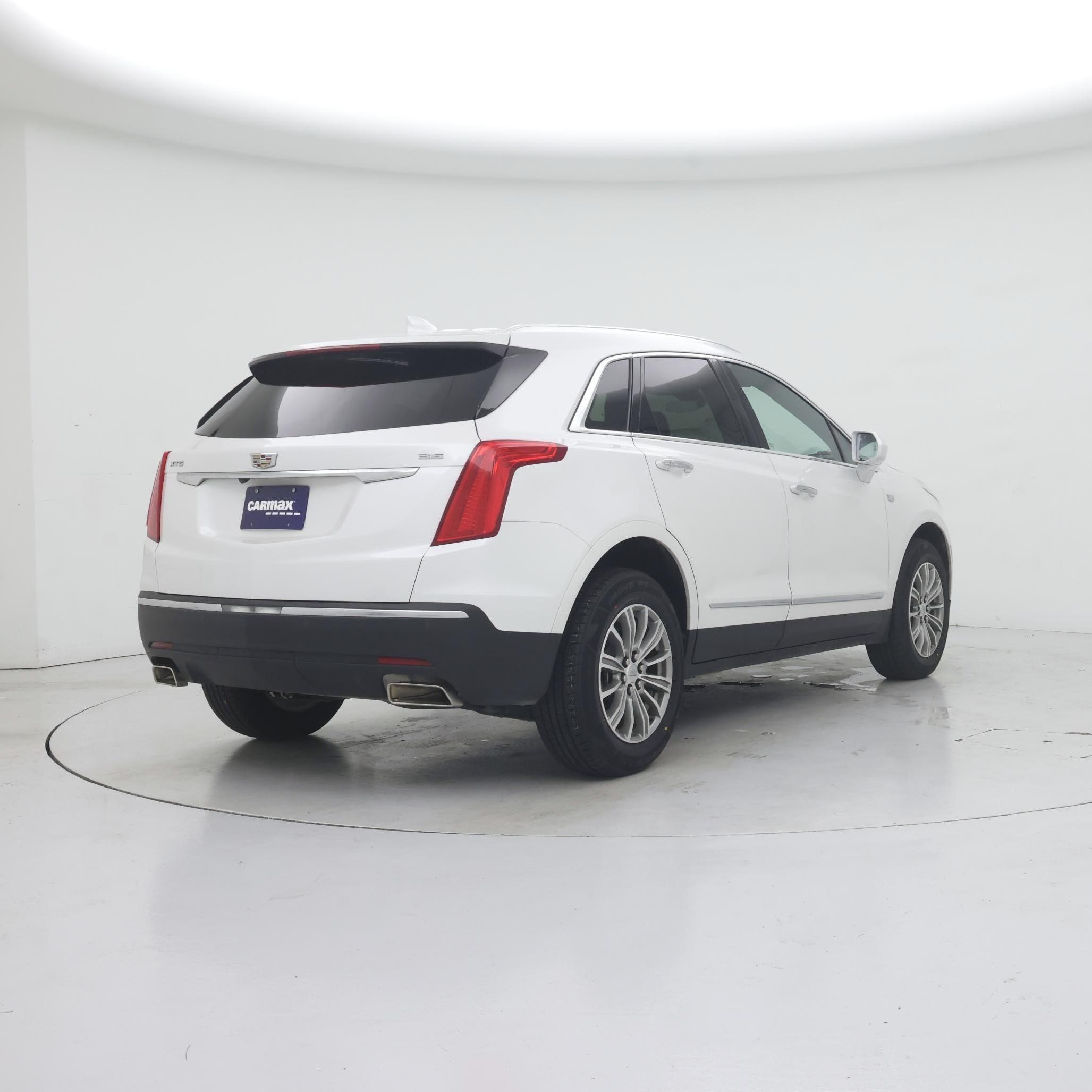 Thumbnail: 2017 Cadillac XT5 - 8