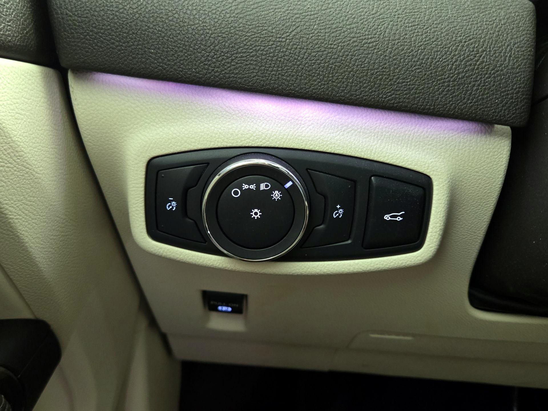Thumbnail: 2015 Lincoln MKC - 13