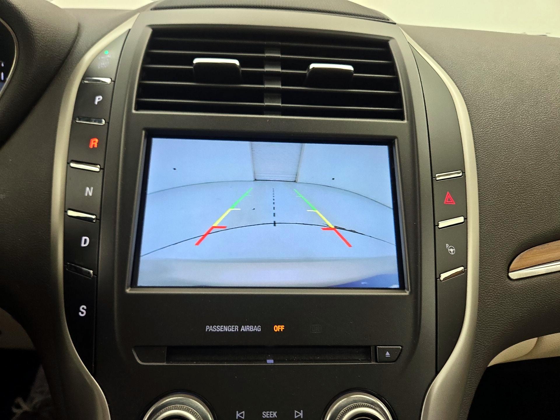 Thumbnail: 2015 Lincoln MKC - 14