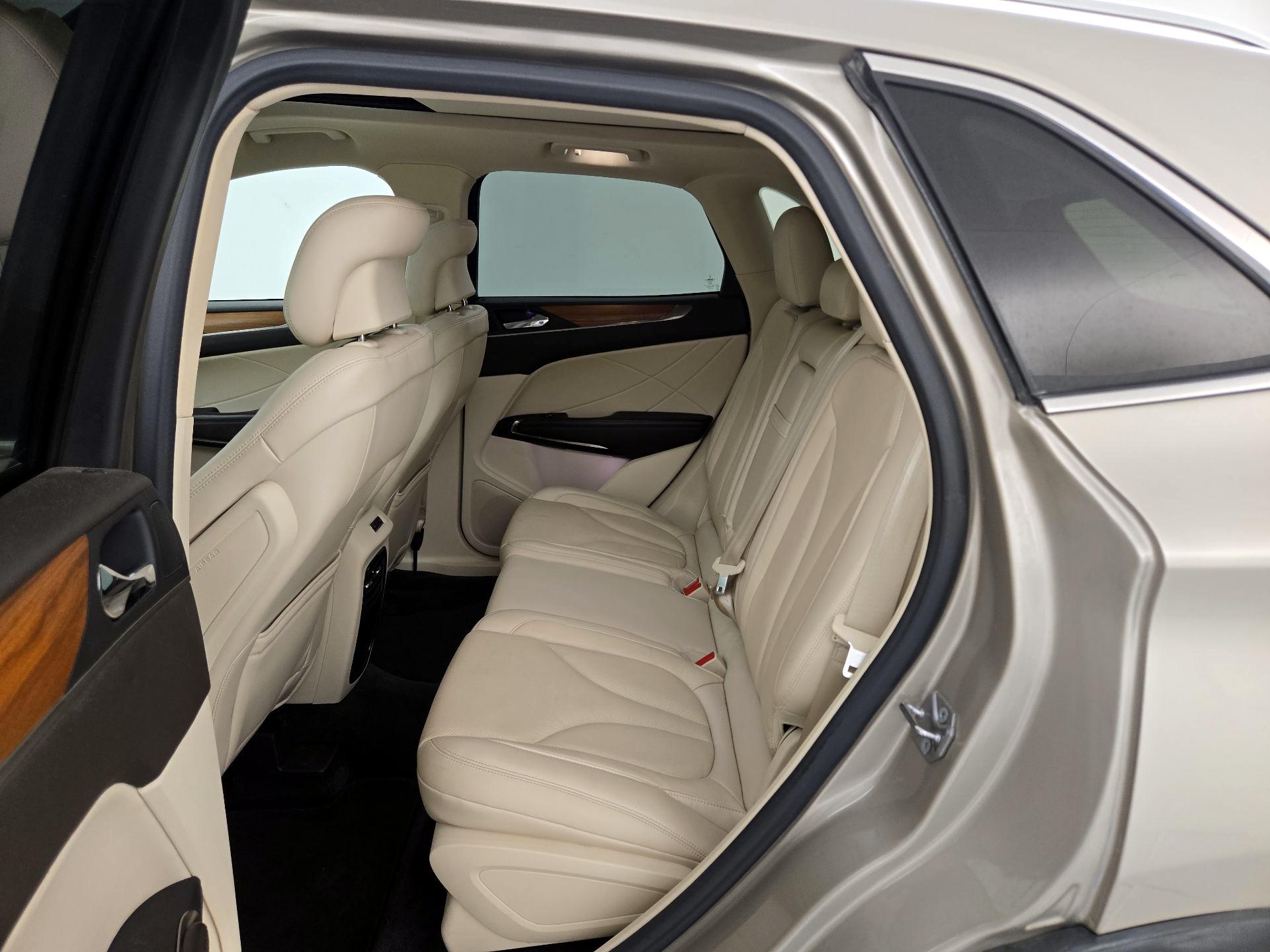 Thumbnail: 2015 Lincoln MKC - 20