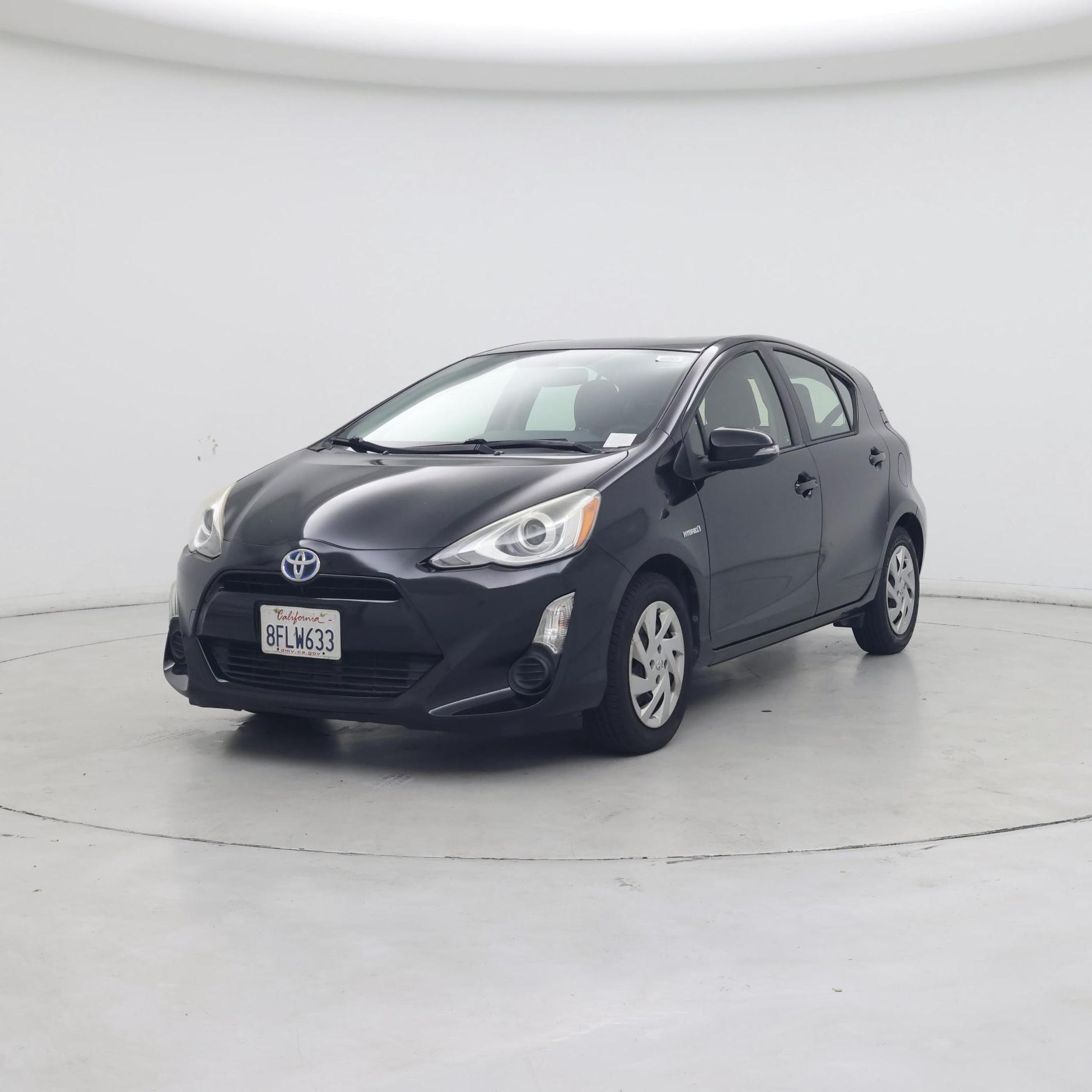 Thumbnail: 2015 Toyota Prius c - 4