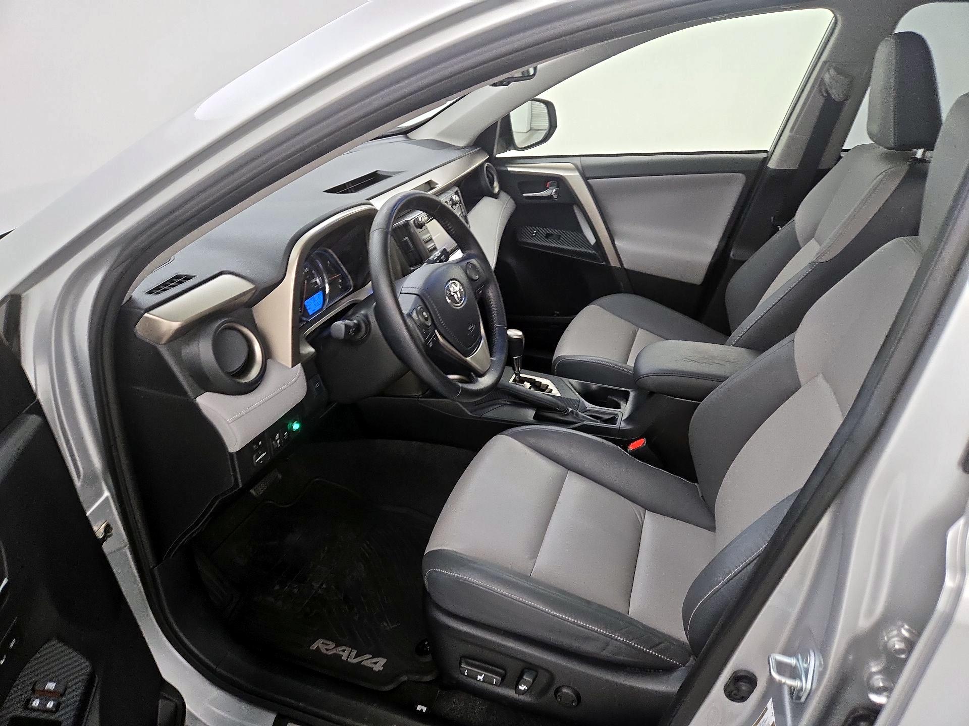 Thumbnail: 2015 Toyota RAV4 - 11