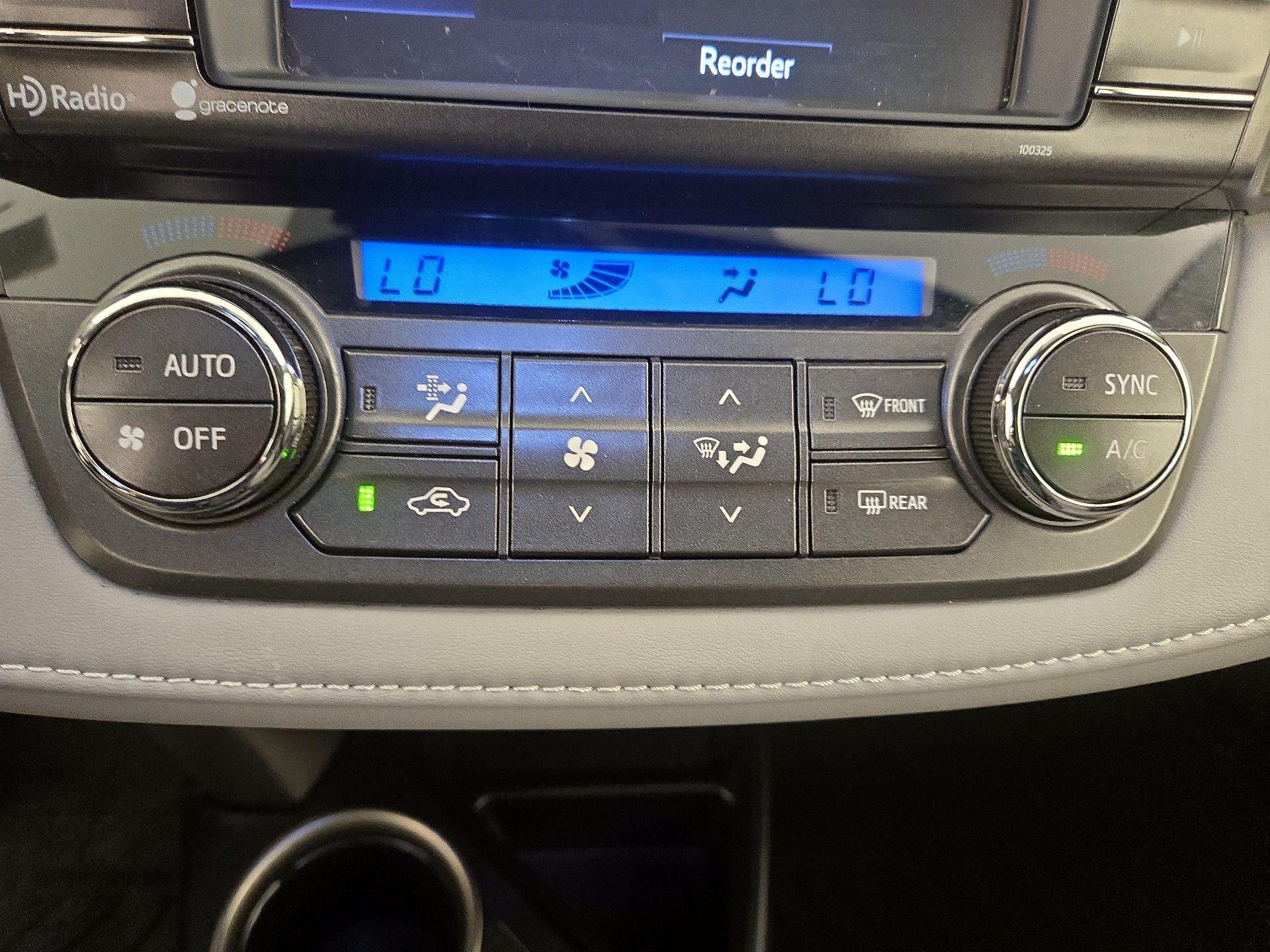 Thumbnail: 2015 Toyota RAV4 - 16