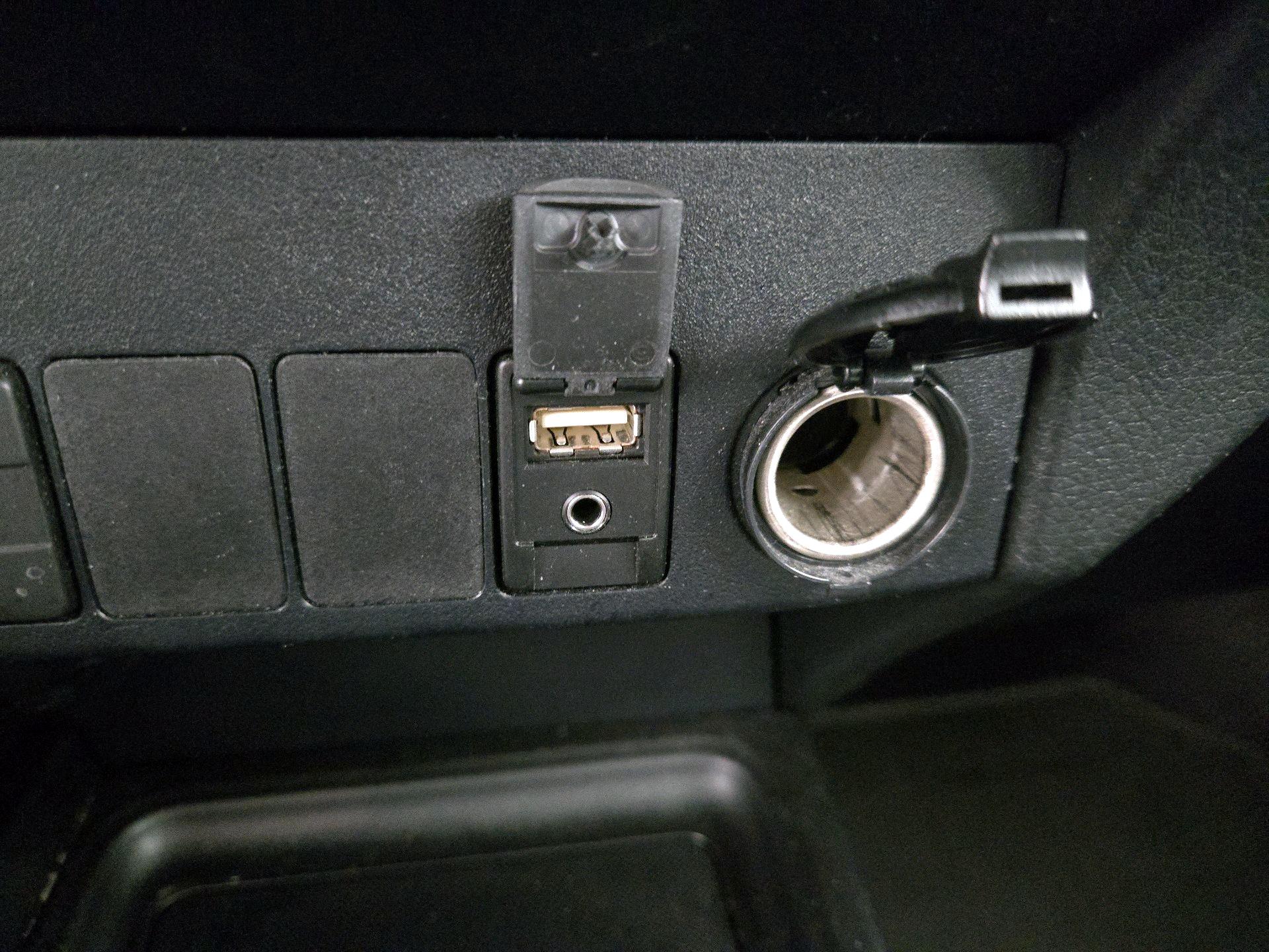 Thumbnail: 2015 Toyota RAV4 - 18